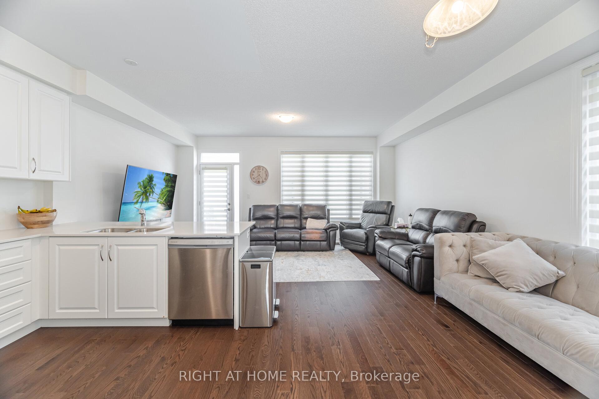 Photo 13 of 462 Celandine Terrace, Milton, Walker — HOMEH