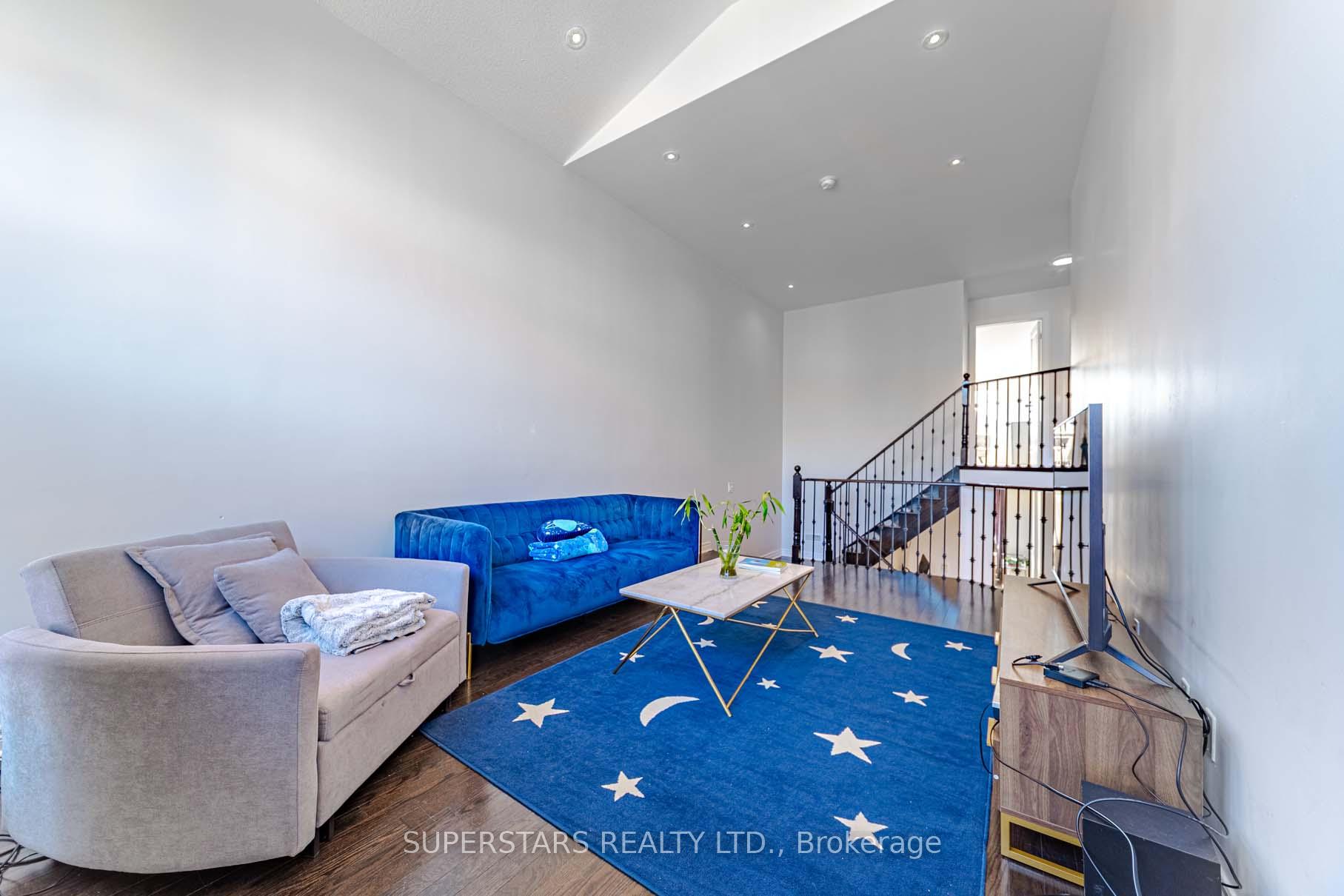 Photo 2 of 32 Windyton Avenue, Markham, Cornell — HOMEH