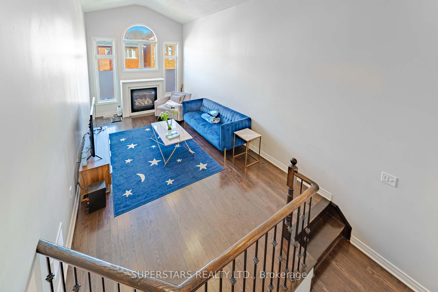 Photo 3 of 32 Windyton Avenue, Markham, Cornell — HOMEH