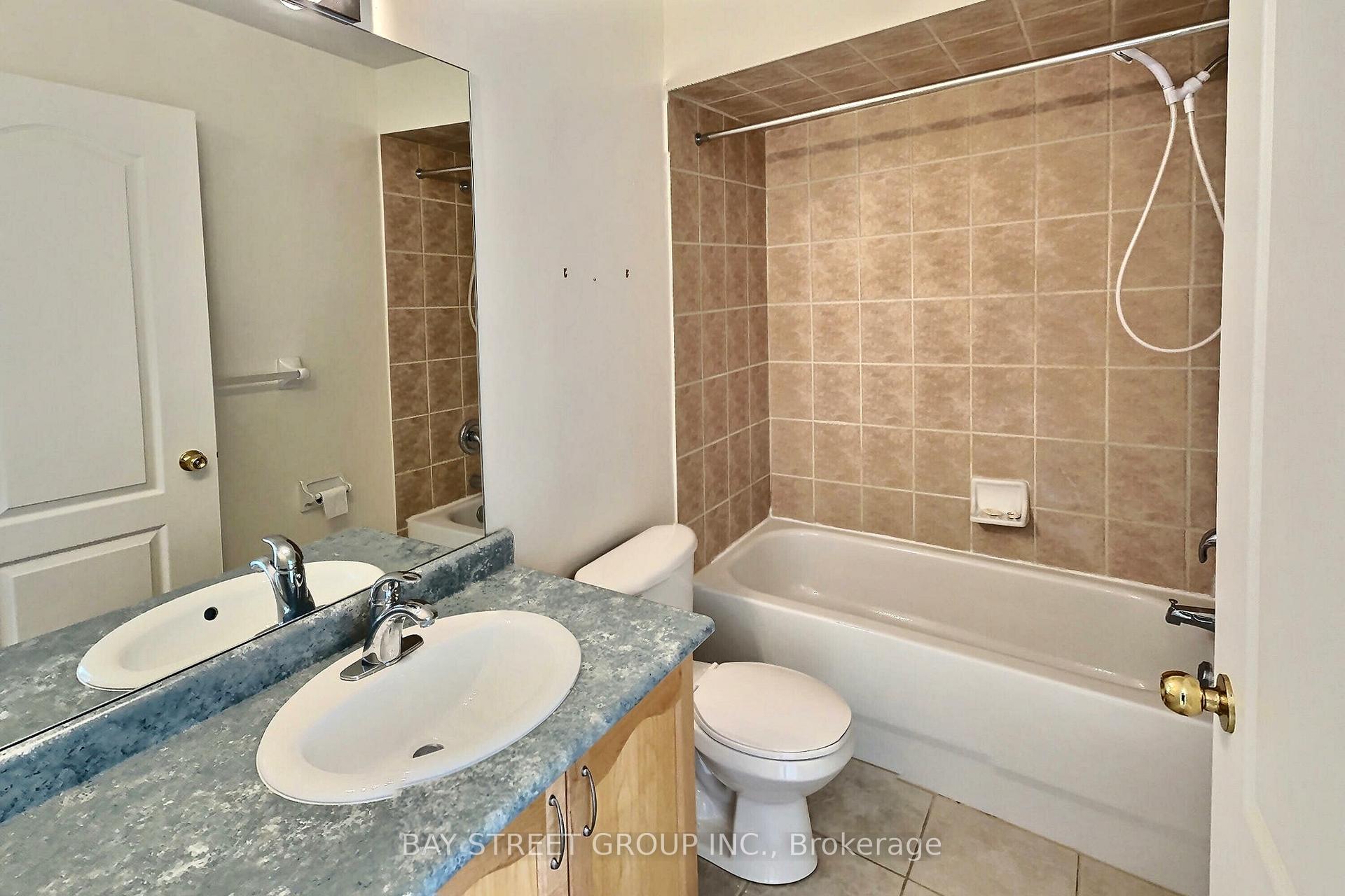 Photo 15 of 1 Williams Street, Markham, Berczy — HOMEH