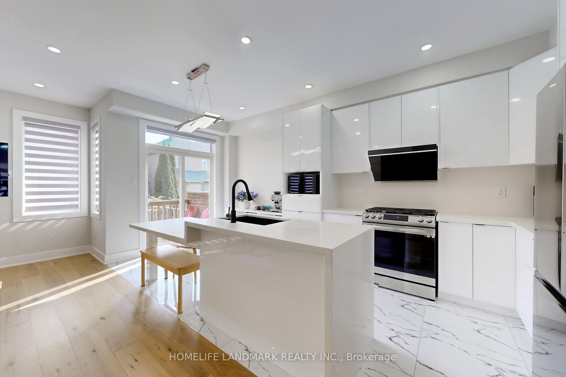 Photo 10 of 65 Hillmount Road, Markham, Cachet — HOMEH