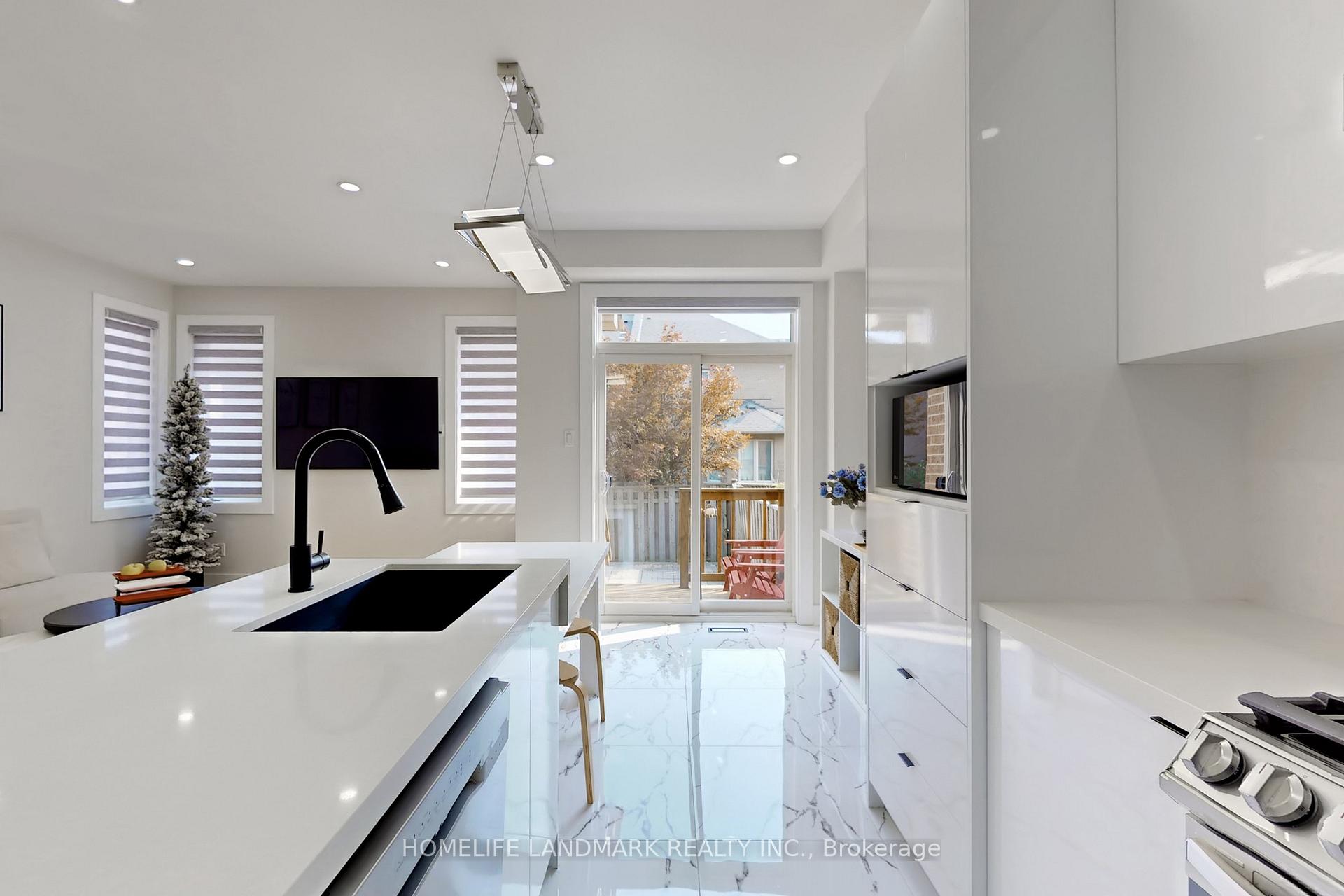 Photo 15 of 65 Hillmount Road, Markham, Cachet — HOMEH
