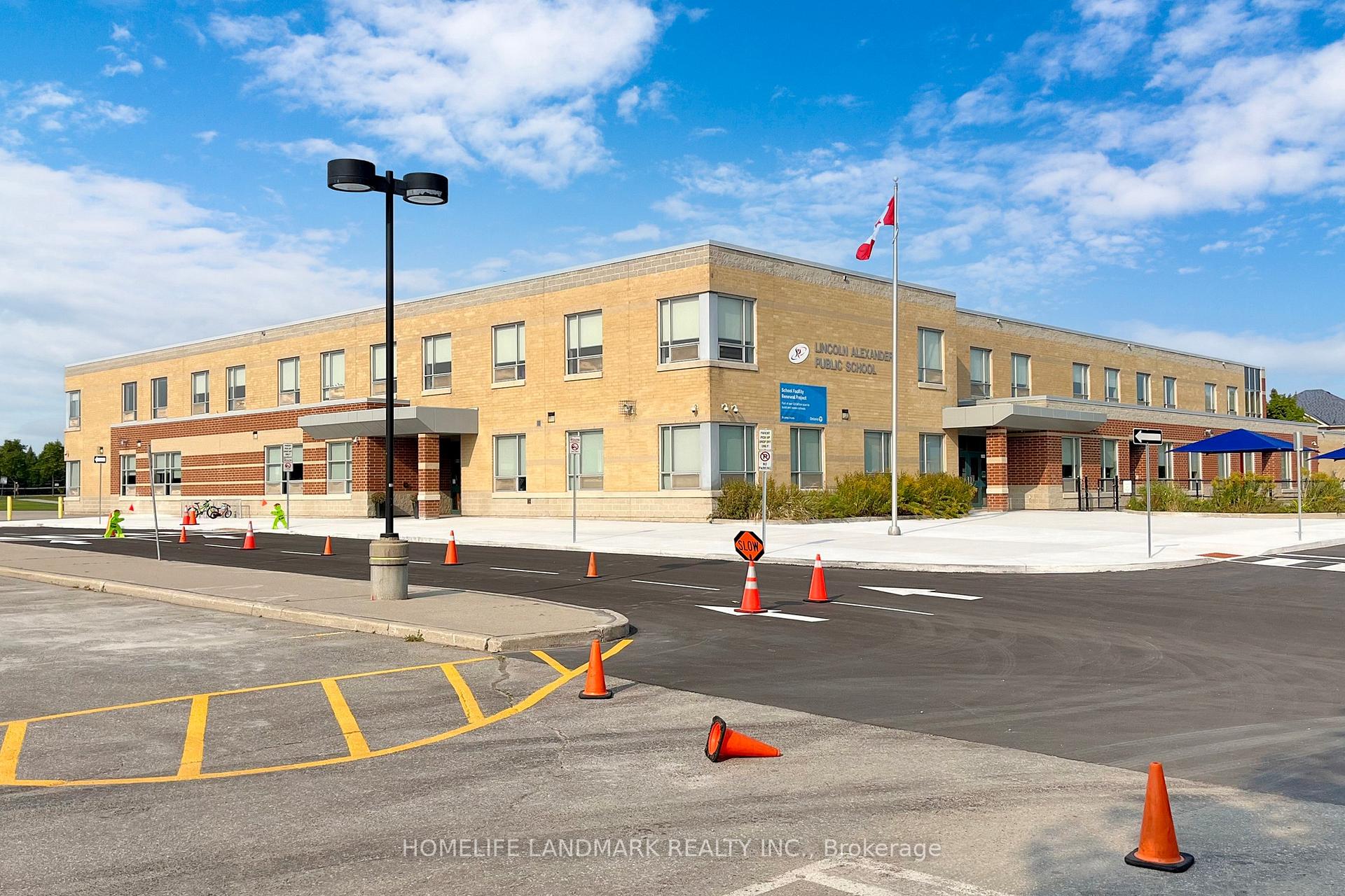 Photo 46 of 65 Hillmount Road, Markham, Cachet — HOMEH