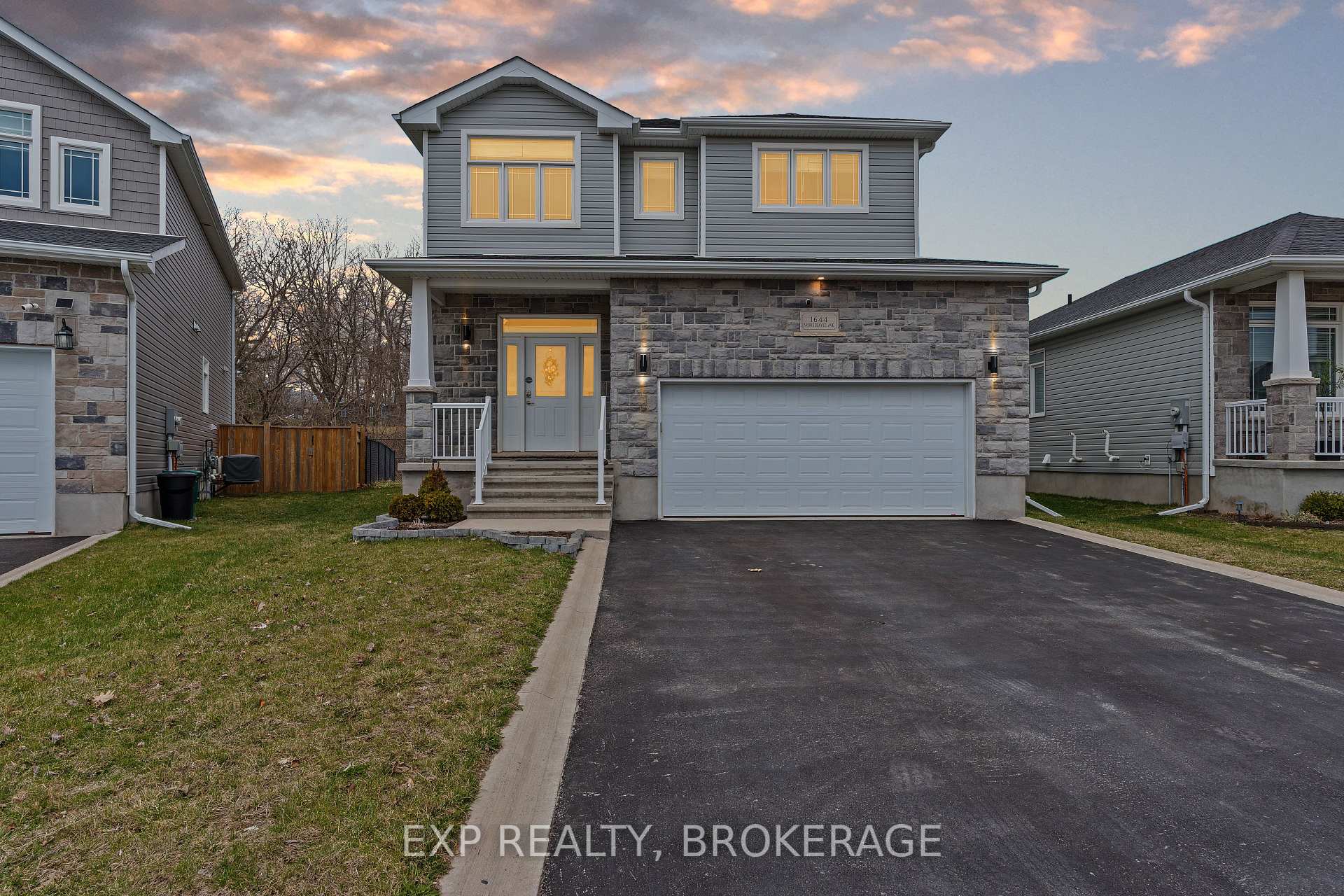 Front of 1644 Brookedayle Avenue