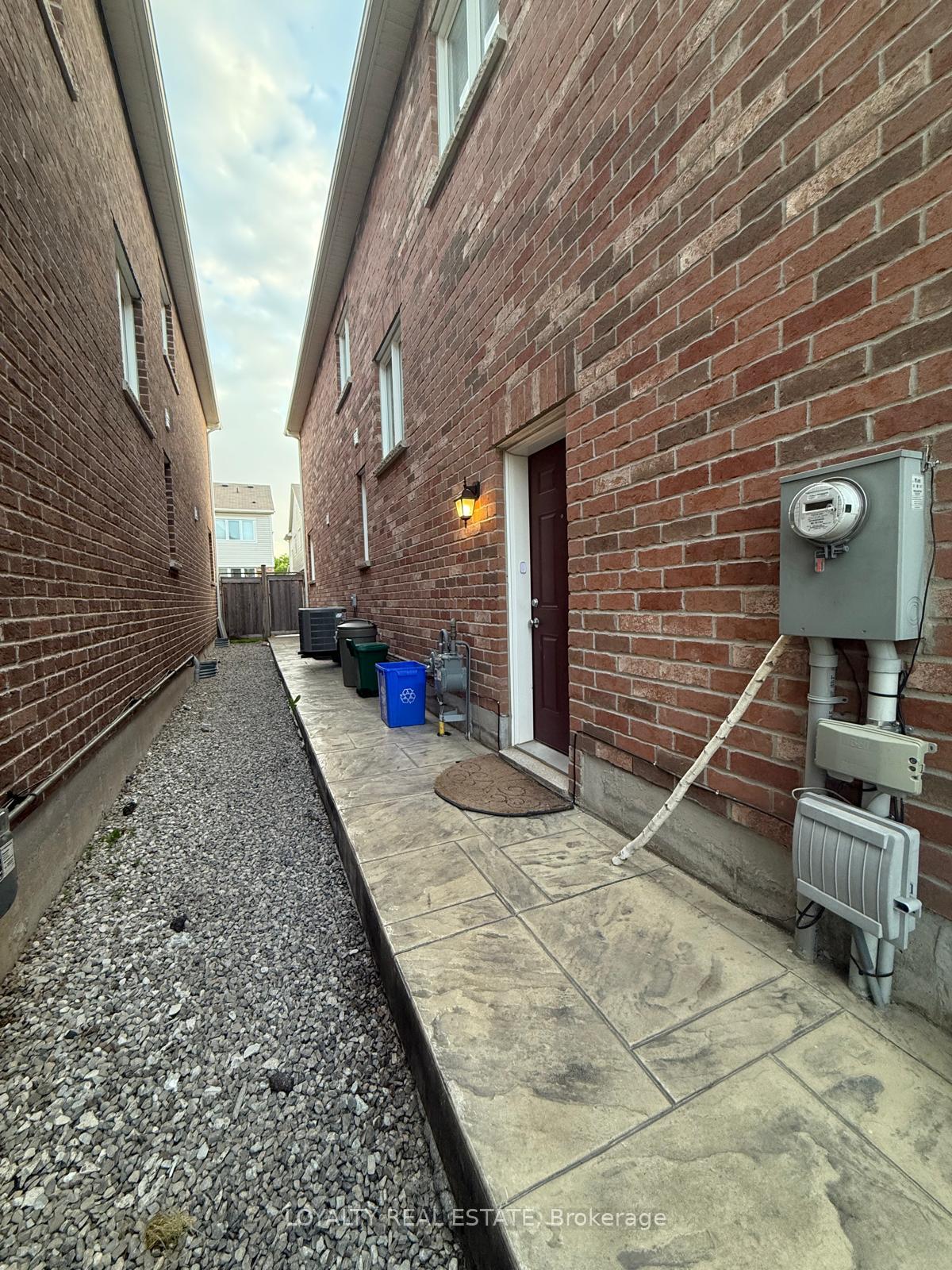 Photo 5 of 501 Yates Drive, Milton, Coates — HOMEH