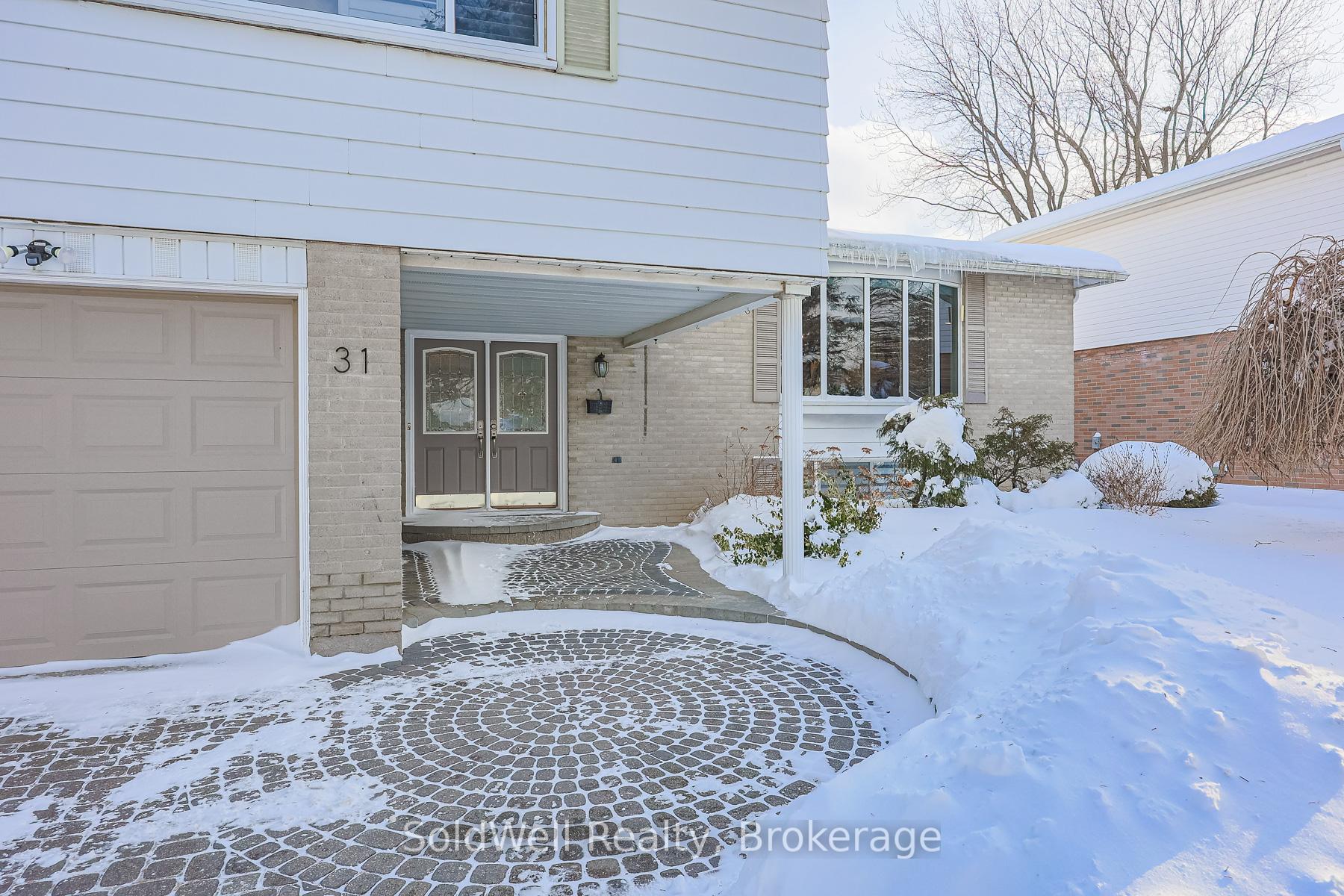 Photo 2 of 31 Donalbain Crescent, Markham, Royal Orchard — HOMEH