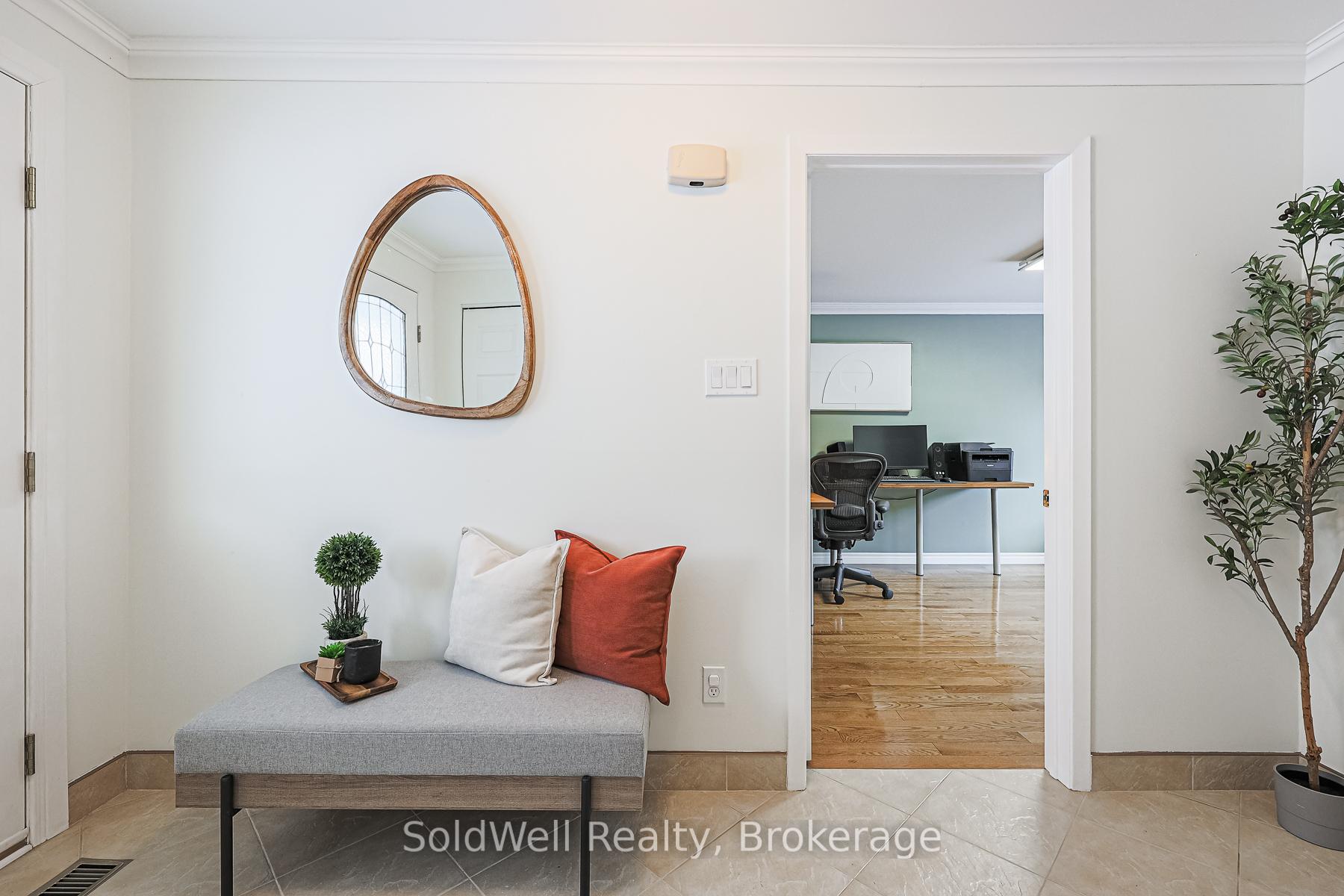 Photo 4 of 31 Donalbain Crescent, Markham, Royal Orchard — HOMEH