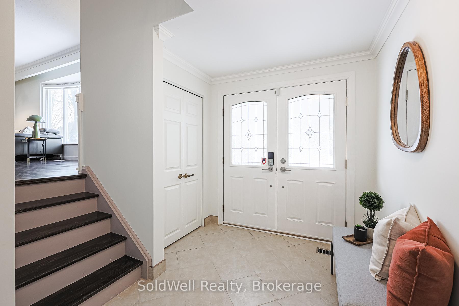 Photo 5 of 31 Donalbain Crescent, Markham, Royal Orchard — HOMEH