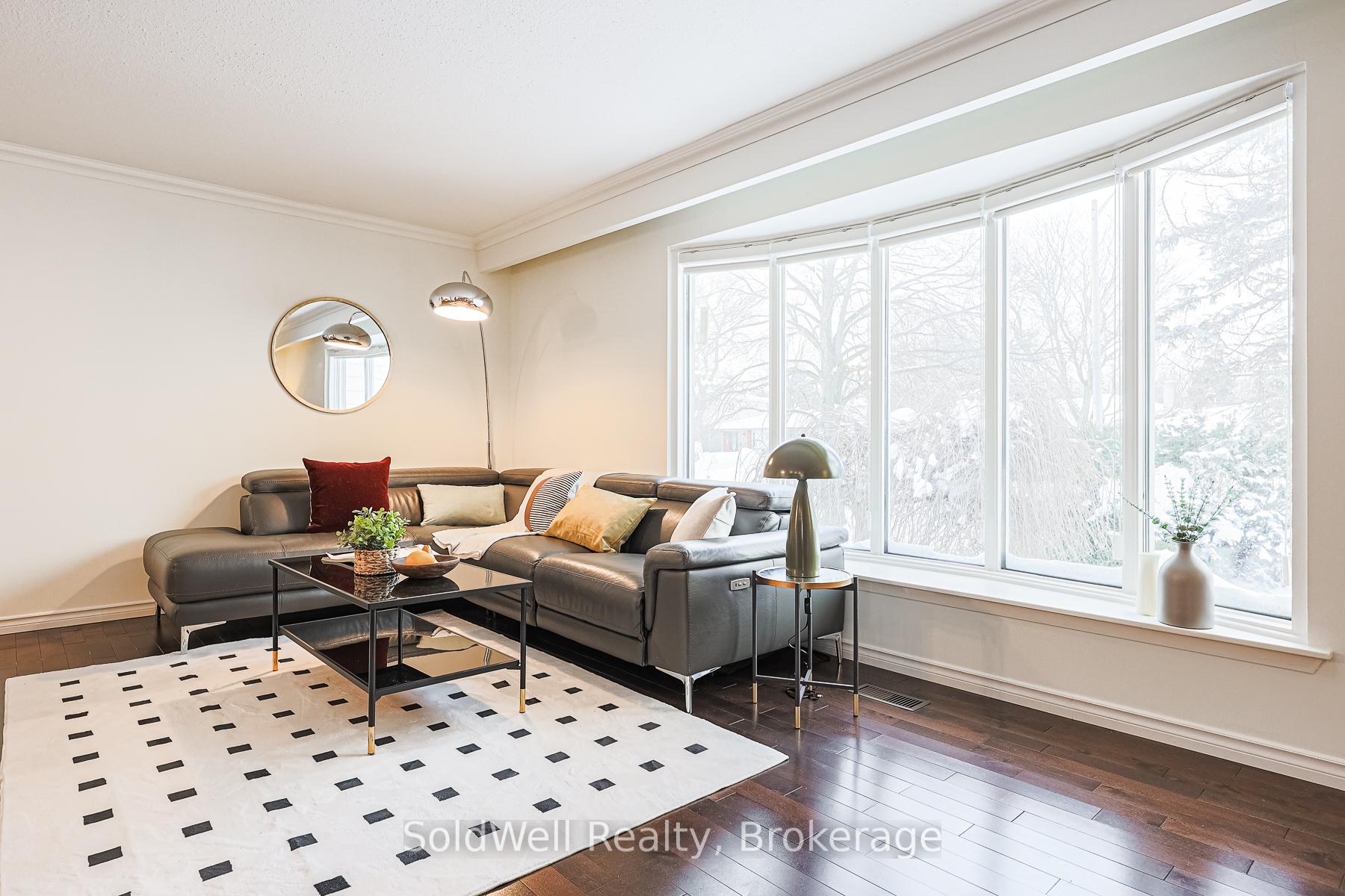 Photo 9 of 31 Donalbain Crescent, Markham, Royal Orchard — HOMEH