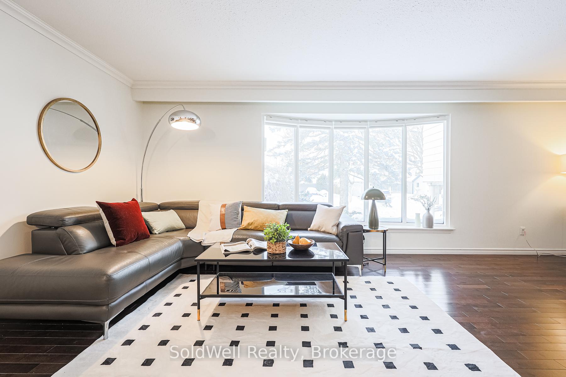 Photo 10 of 31 Donalbain Crescent, Markham, Royal Orchard — HOMEH