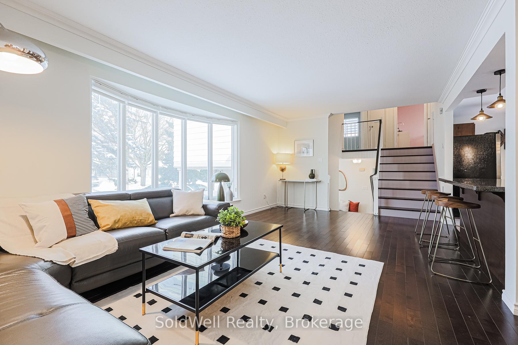 Photo 11 of 31 Donalbain Crescent, Markham, Royal Orchard — HOMEH