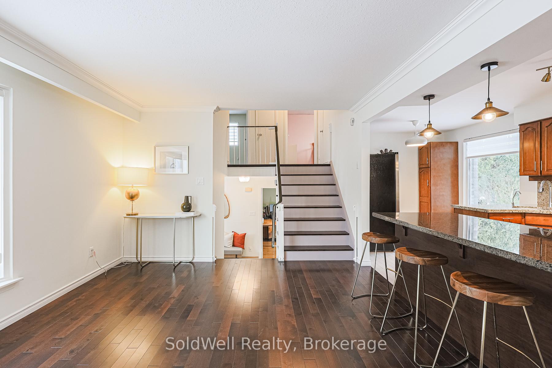 Photo 12 of 31 Donalbain Crescent, Markham, Royal Orchard — HOMEH