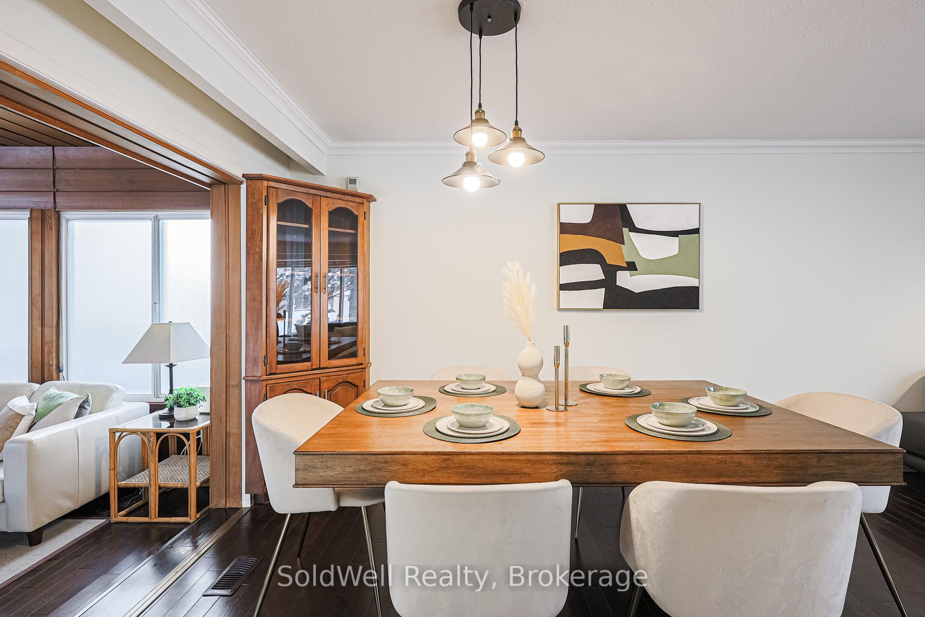 Photo 16 of 31 Donalbain Crescent, Markham, Royal Orchard — HOMEH
