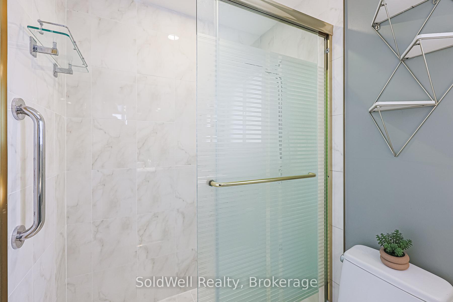 Photo 37 of 31 Donalbain Crescent, Markham, Royal Orchard — HOMEH