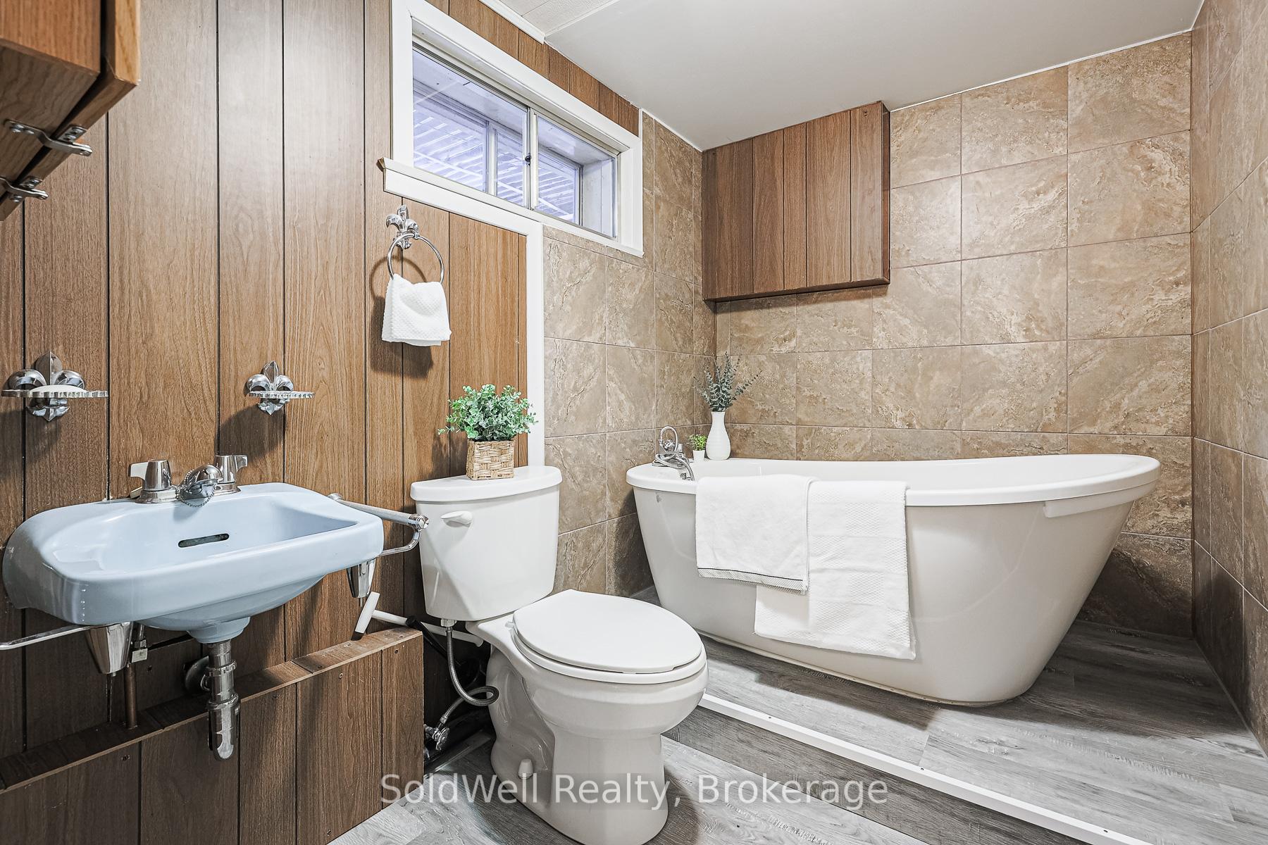 Photo 43 of 31 Donalbain Crescent, Markham, Royal Orchard — HOMEH
