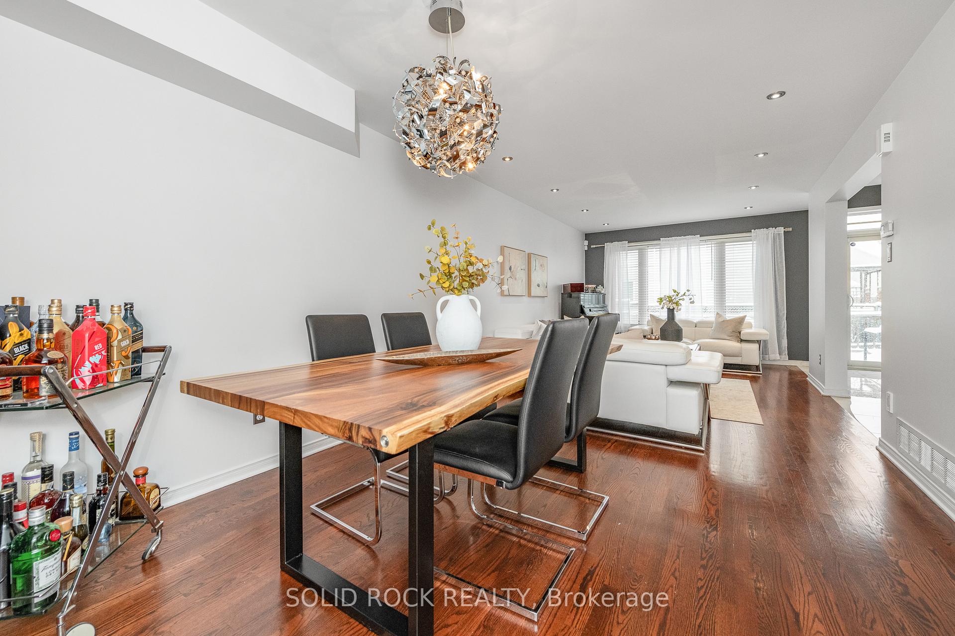 Photo 8 of 437 Brigitta Street, Ottawa, Kanata - Emerald Meadows/Trailwest — HOMEH