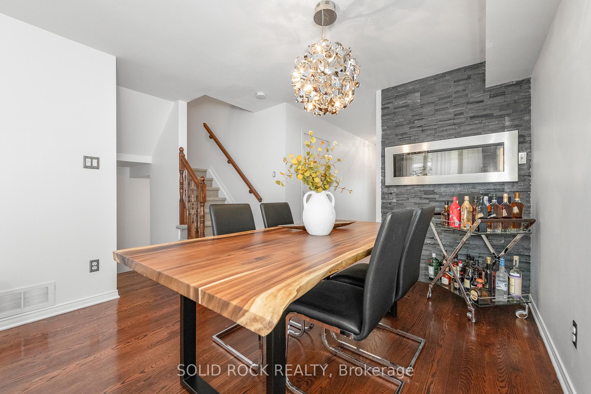 Photo 10 of 437 Brigitta Street, Ottawa, Kanata - Emerald Meadows/Trailwest — HOMEH