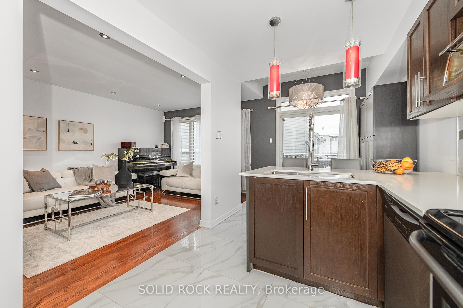 Photo 16 of 437 Brigitta Street, Ottawa, Kanata - Emerald Meadows/Trailwest — HOMEH