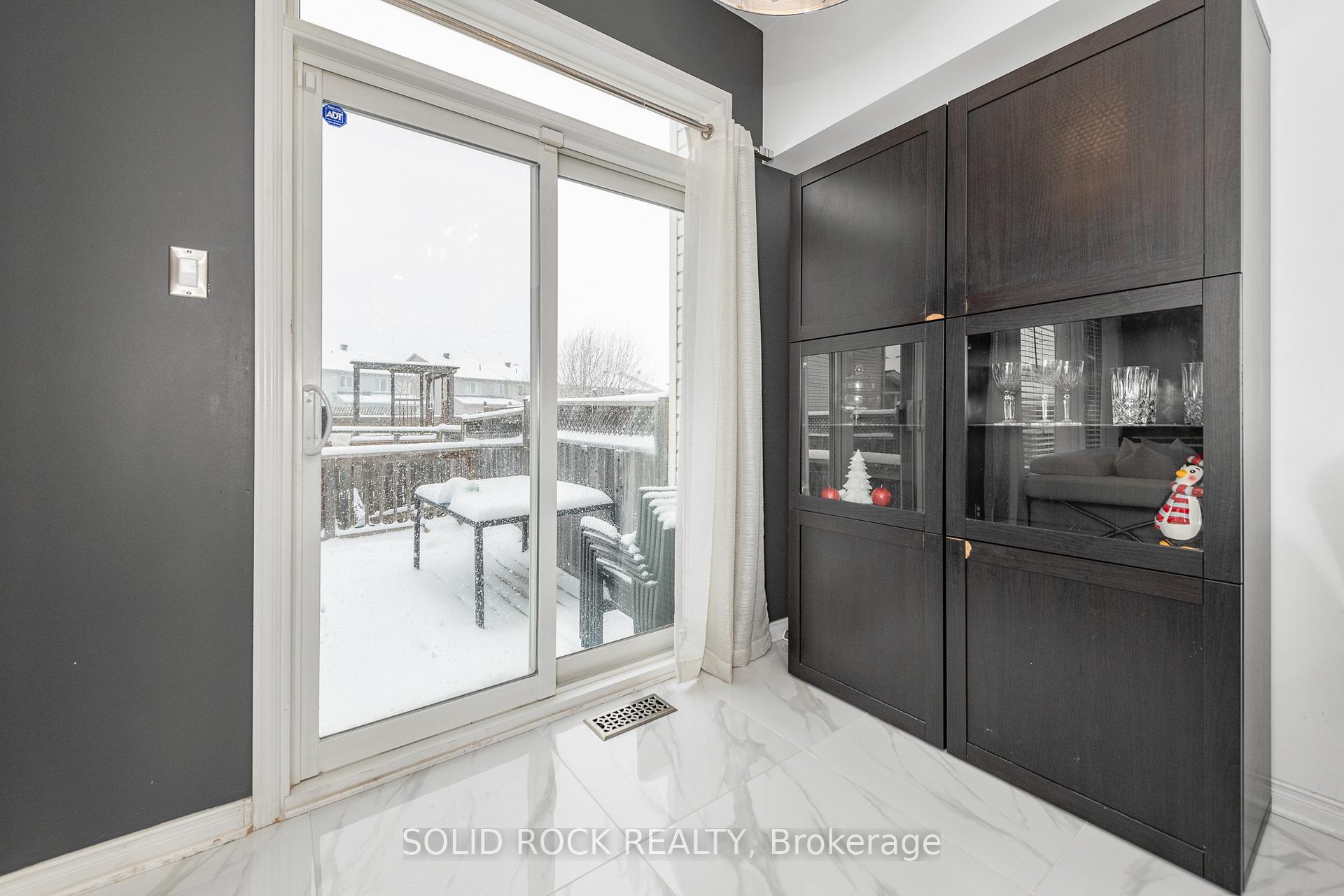 Photo 19 of 437 Brigitta Street, Ottawa, Kanata - Emerald Meadows/Trailwest — HOMEH