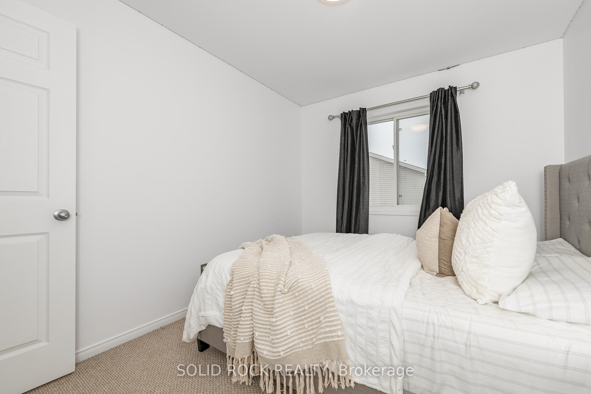 Photo 30 of 437 Brigitta Street, Ottawa, Kanata - Emerald Meadows/Trailwest — HOMEH