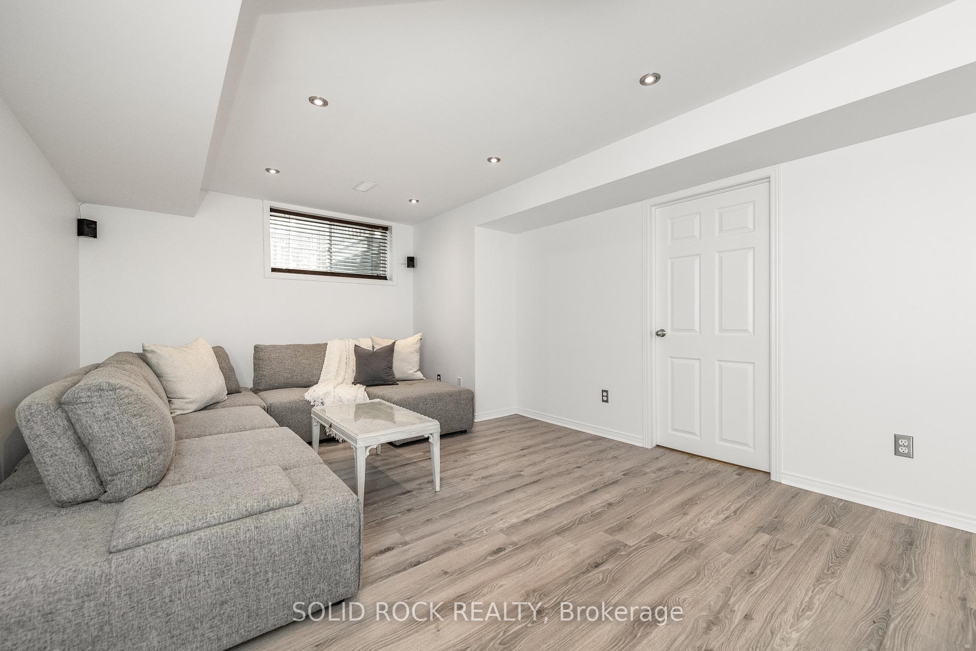 Photo 34 of 437 Brigitta Street, Ottawa, Kanata - Emerald Meadows/Trailwest — HOMEH