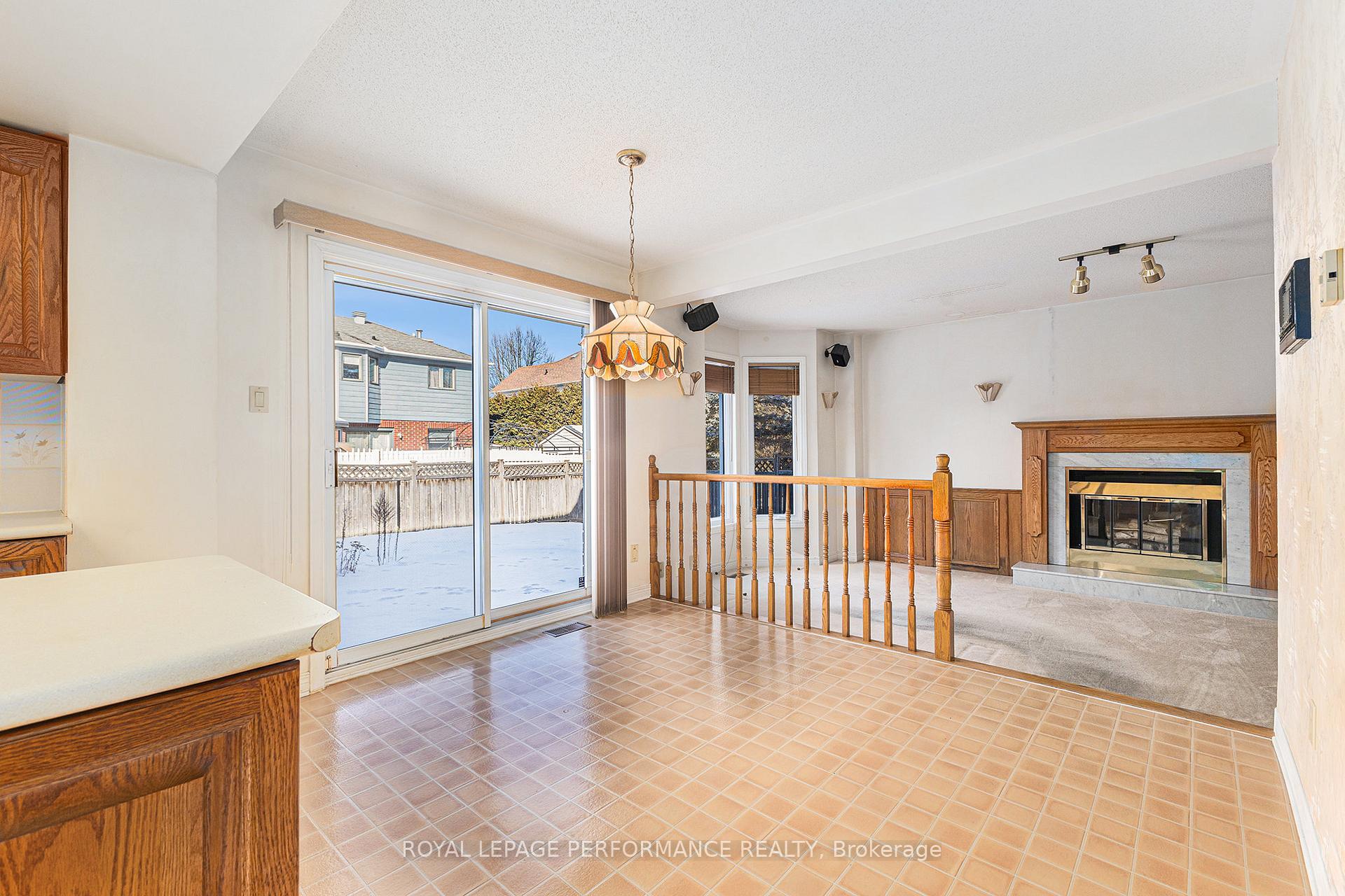 Photo 8 of 53 Zokol Crescent, Ottawa, Kanata - Kanata Lakes/Heritage Hills — HOMEH