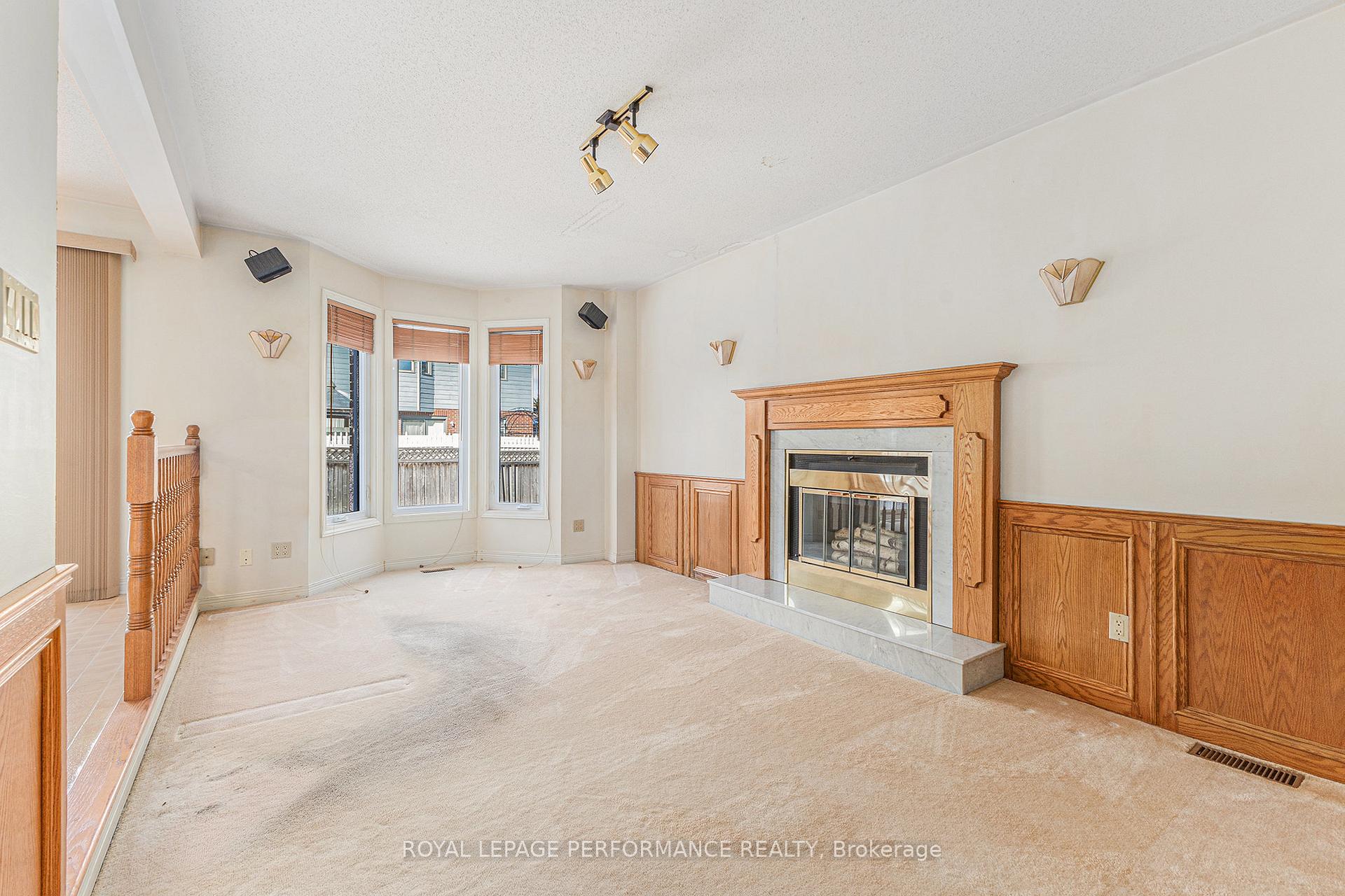 Photo 9 of 53 Zokol Crescent, Ottawa, Kanata - Kanata Lakes/Heritage Hills — HOMEH