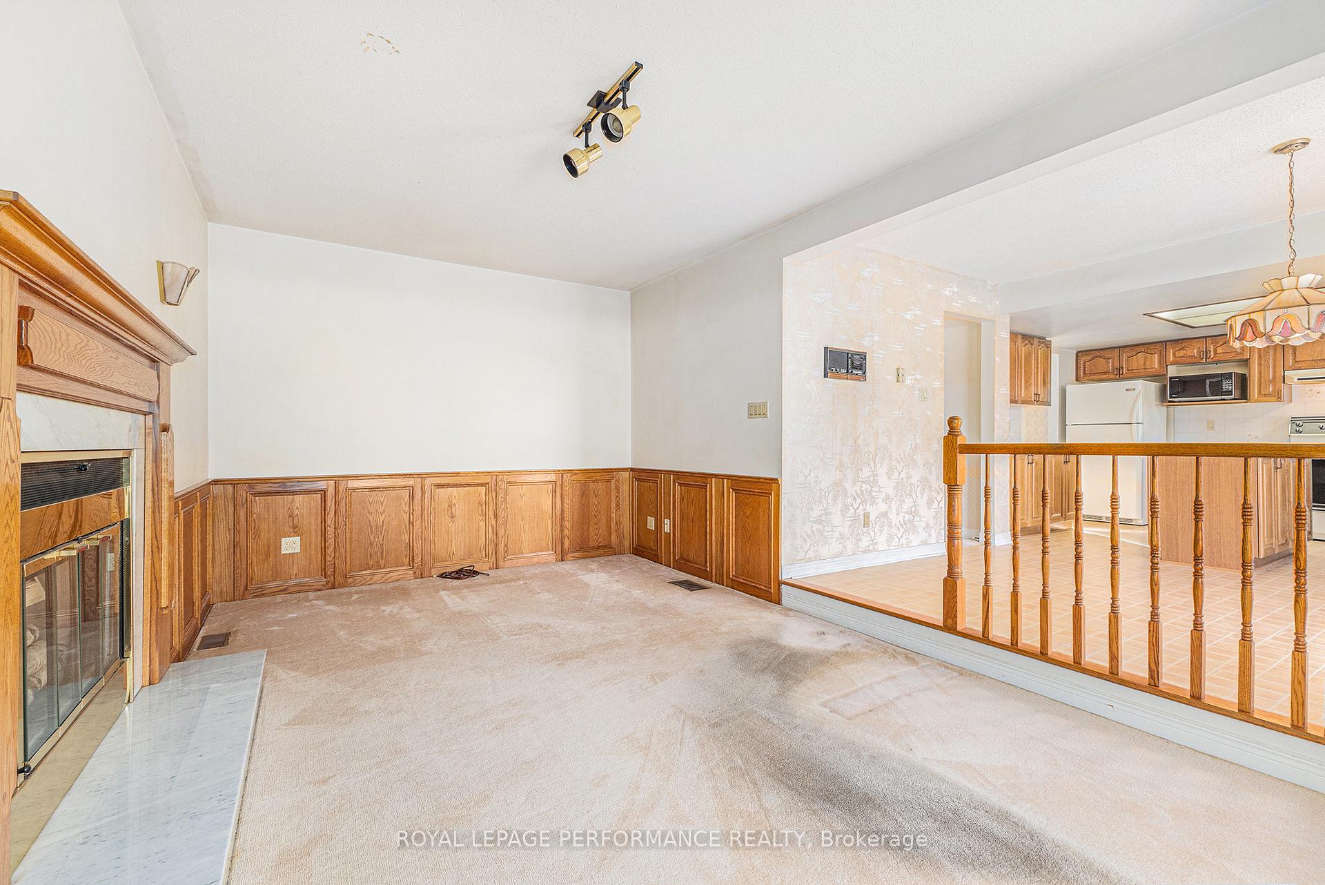 Photo 10 of 53 Zokol Crescent, Ottawa, Kanata - Kanata Lakes/Heritage Hills — HOMEH