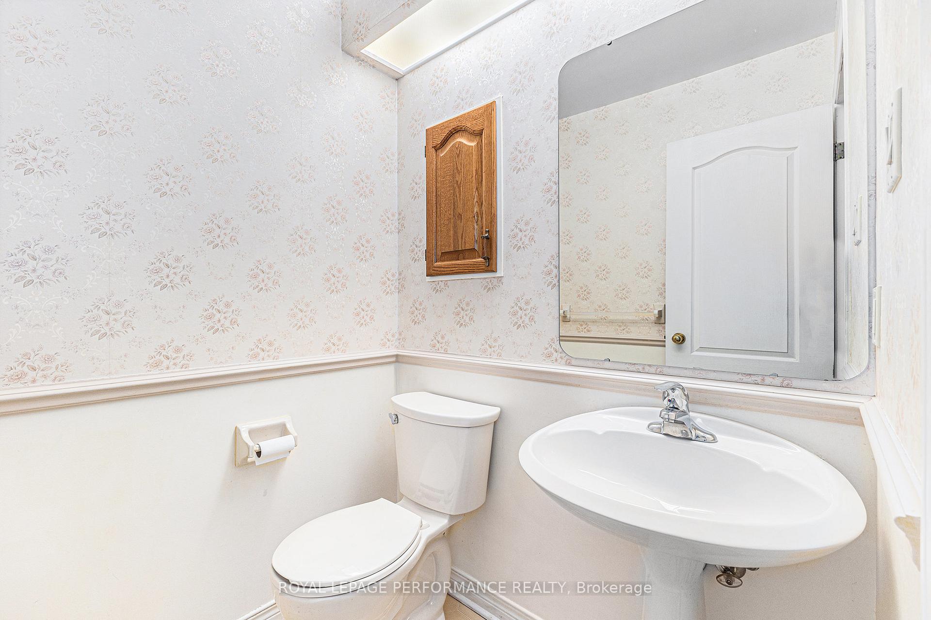 Photo 16 of 53 Zokol Crescent, Ottawa, Kanata - Kanata Lakes/Heritage Hills — HOMEH