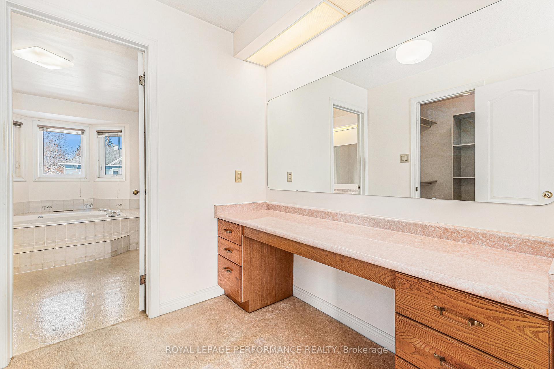 Photo 21 of 53 Zokol Crescent, Ottawa, Kanata - Kanata Lakes/Heritage Hills — HOMEH