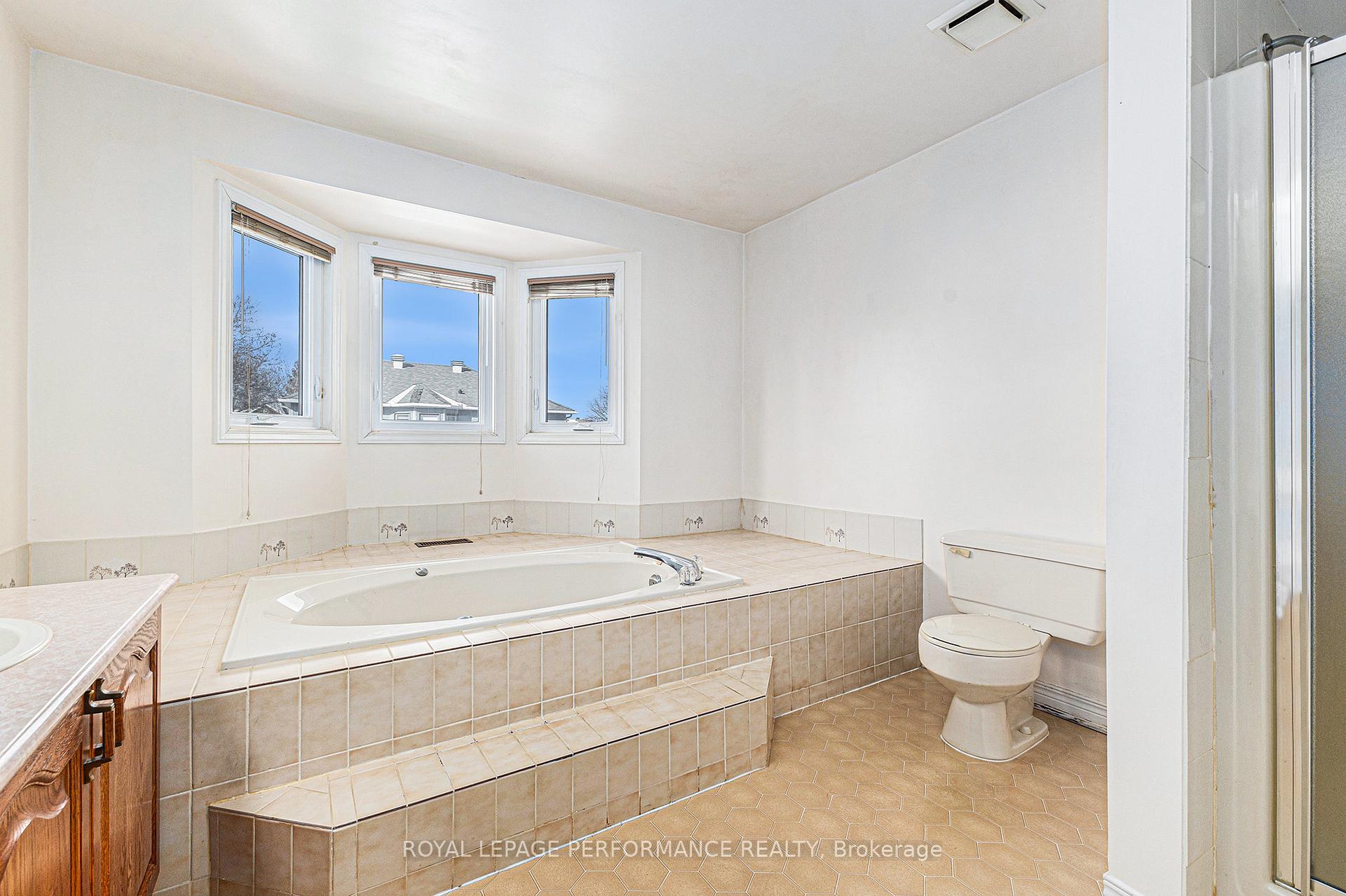Photo 23 of 53 Zokol Crescent, Ottawa, Kanata - Kanata Lakes/Heritage Hills — HOMEH