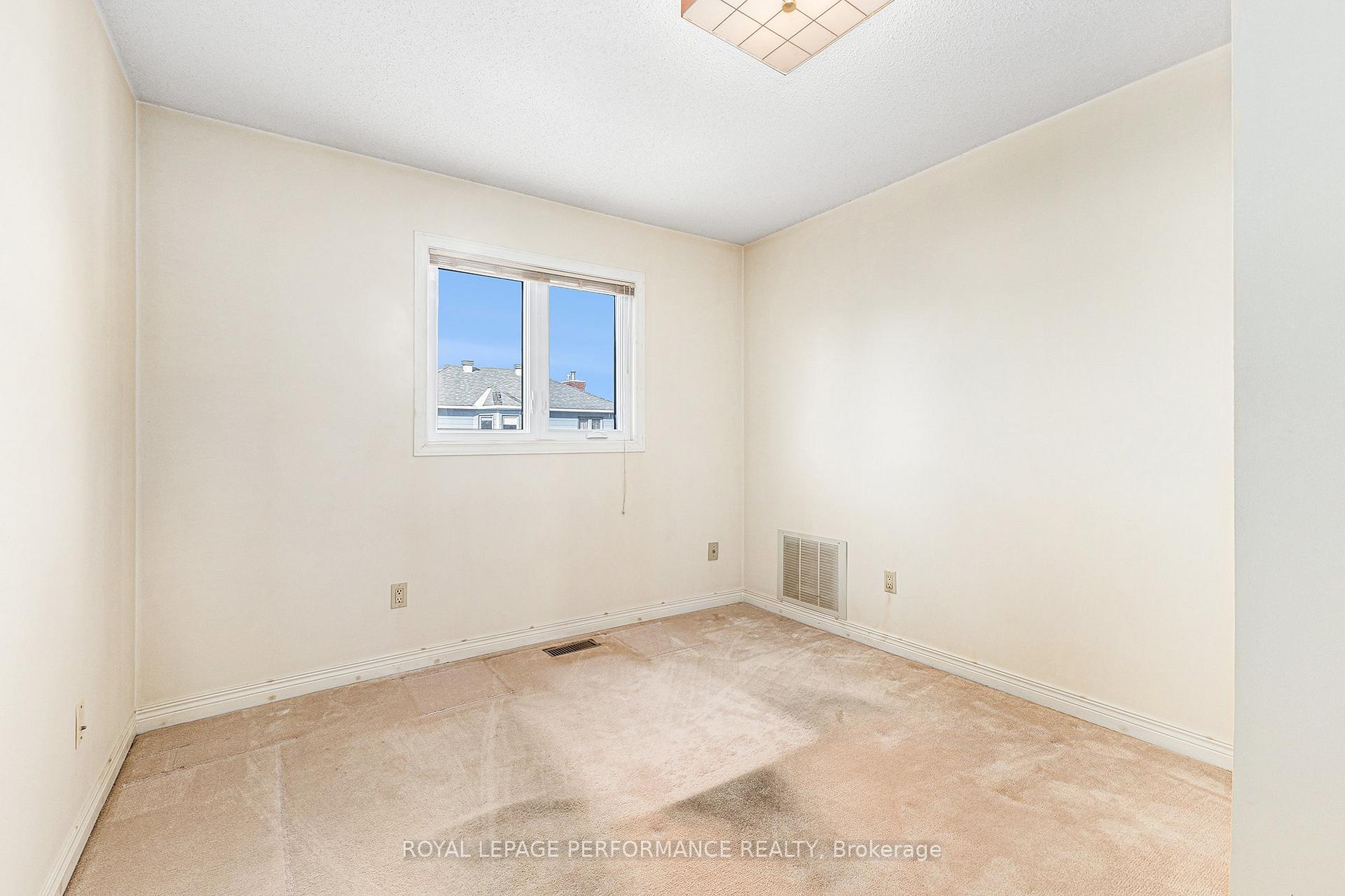 Photo 24 of 53 Zokol Crescent, Ottawa, Kanata - Kanata Lakes/Heritage Hills — HOMEH