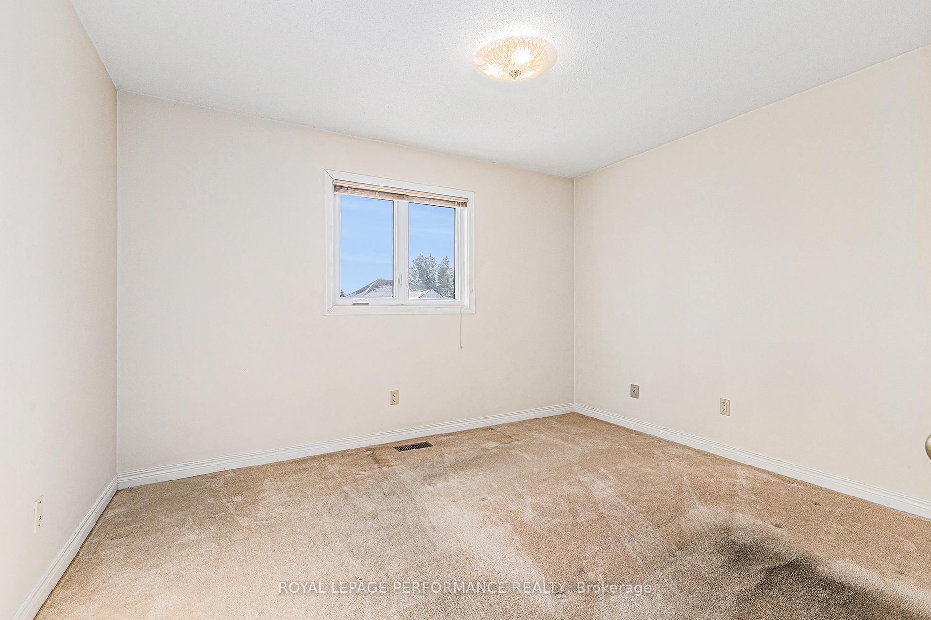 Photo 26 of 53 Zokol Crescent, Ottawa, Kanata - Kanata Lakes/Heritage Hills — HOMEH