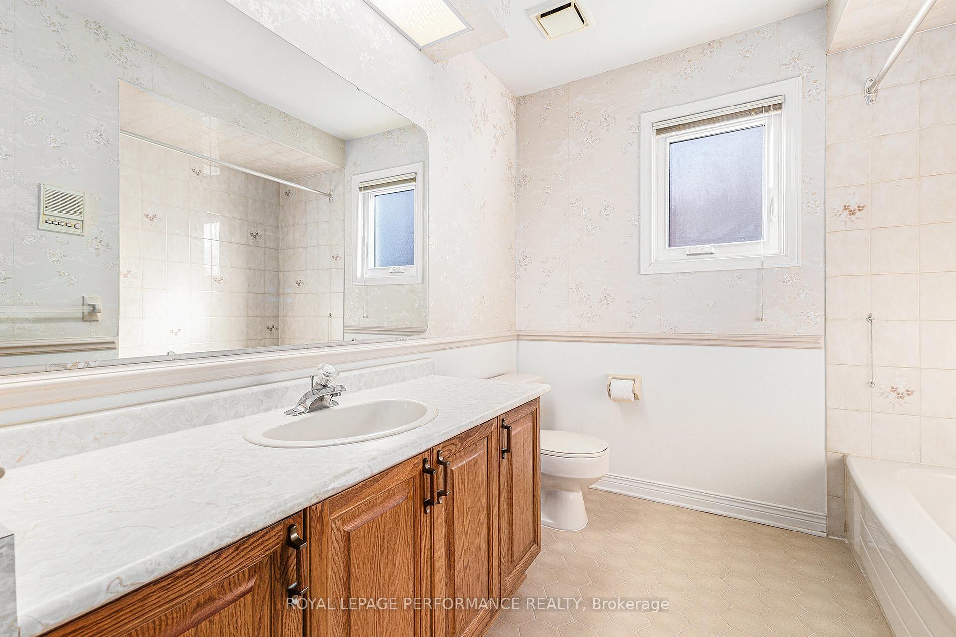 Photo 27 of 53 Zokol Crescent, Ottawa, Kanata - Kanata Lakes/Heritage Hills — HOMEH