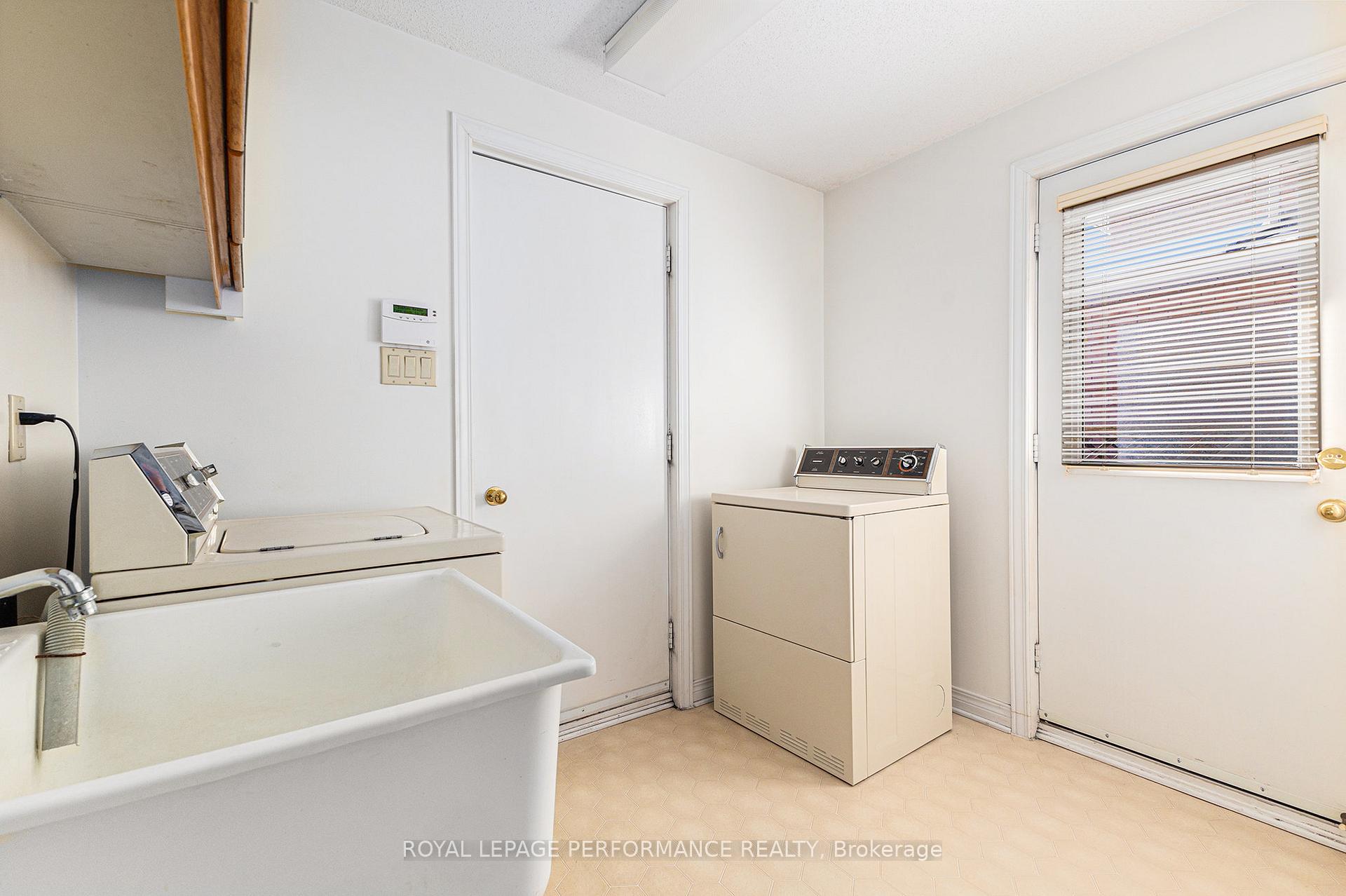 Photo 28 of 53 Zokol Crescent, Ottawa, Kanata - Kanata Lakes/Heritage Hills — HOMEH