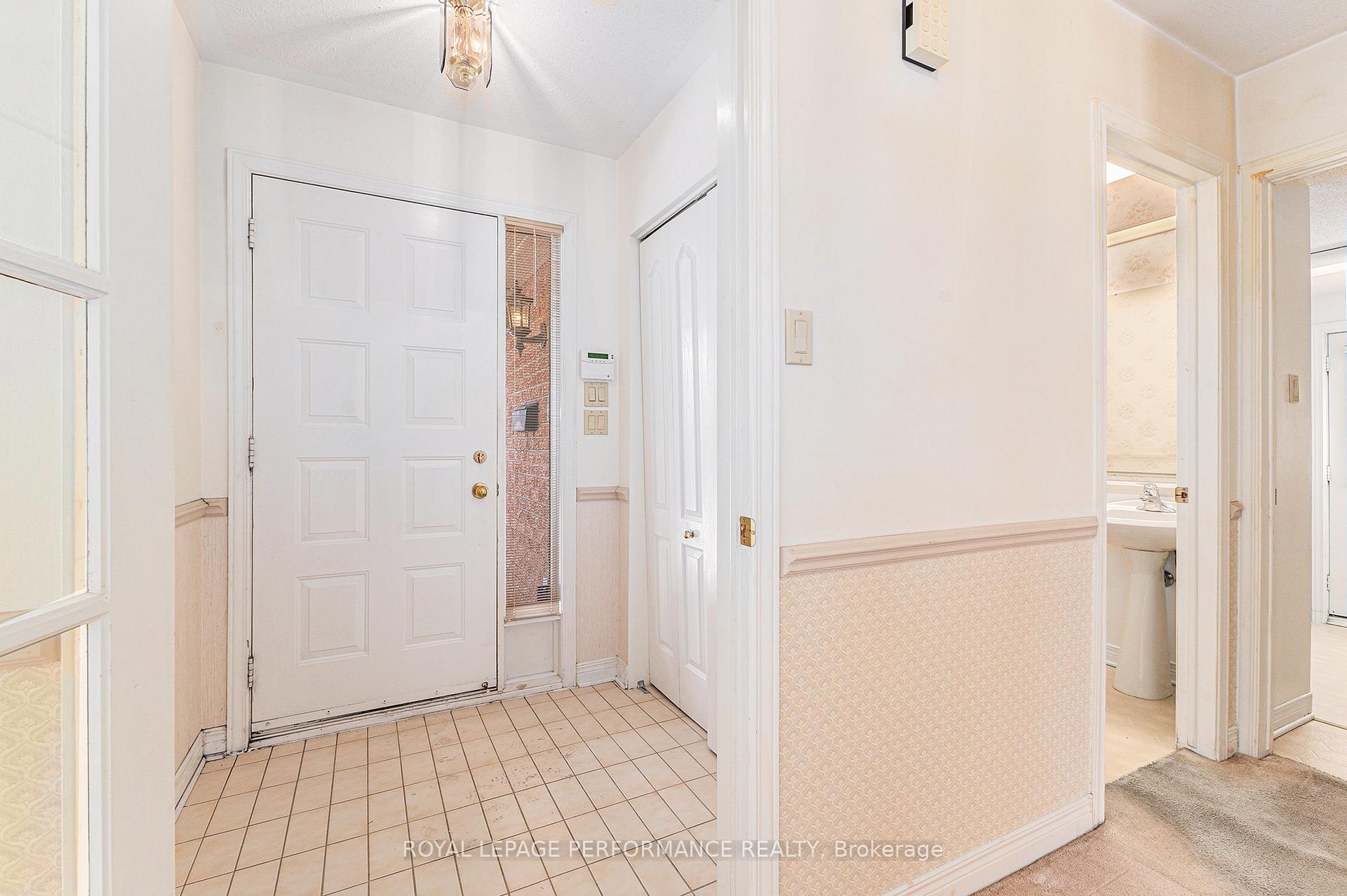 Photo 29 of 53 Zokol Crescent, Ottawa, Kanata - Kanata Lakes/Heritage Hills — HOMEH