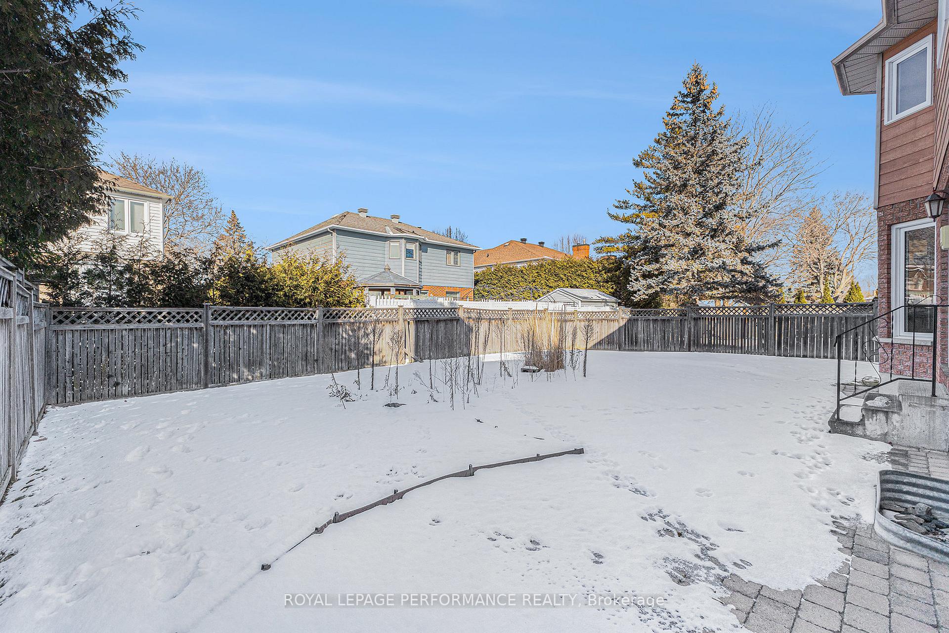 Photo 33 of 53 Zokol Crescent, Ottawa, Kanata - Kanata Lakes/Heritage Hills — HOMEH