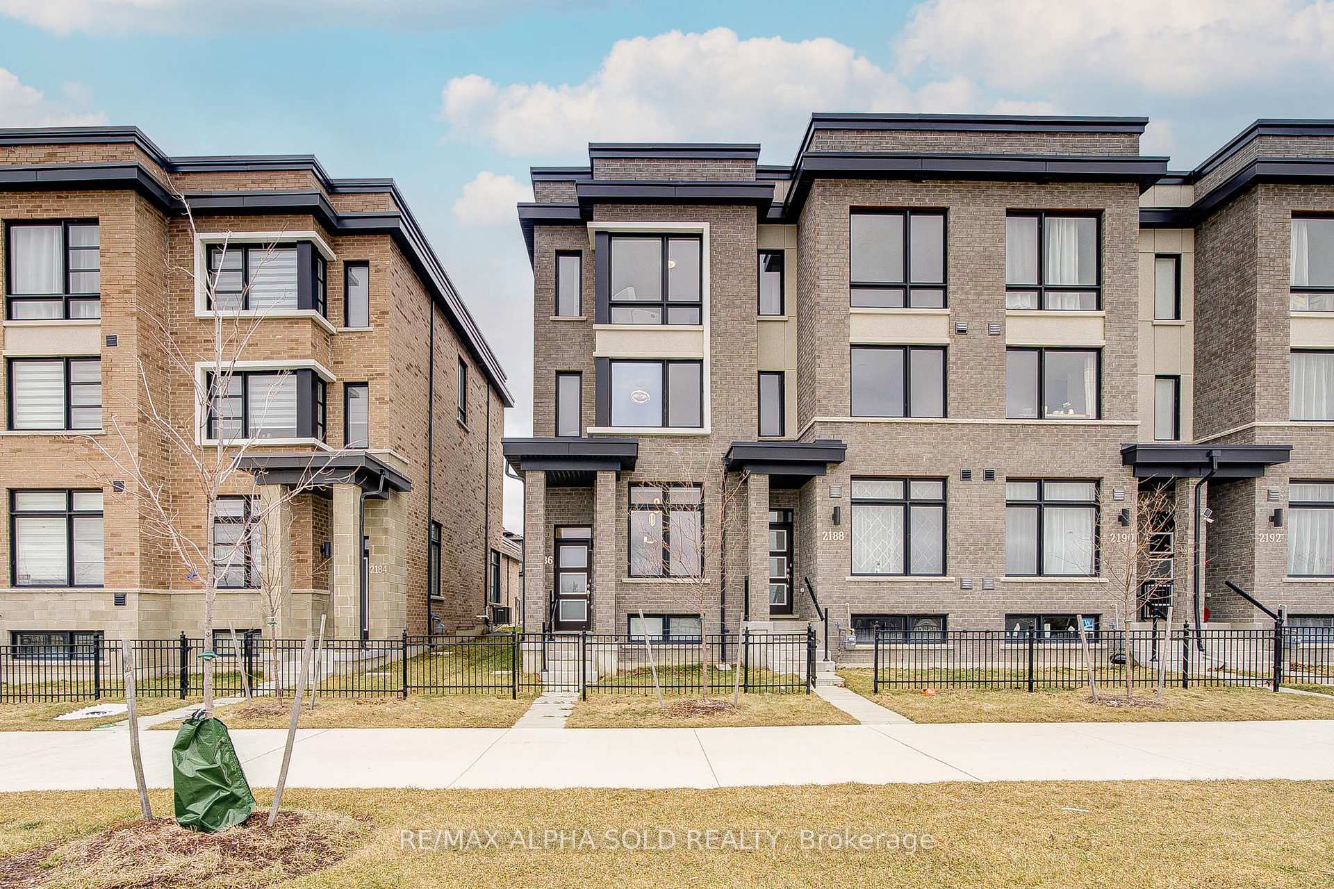 Photo 3 of 2186 Donald Cousens Parkway, Markham, Cornell — HOMEH