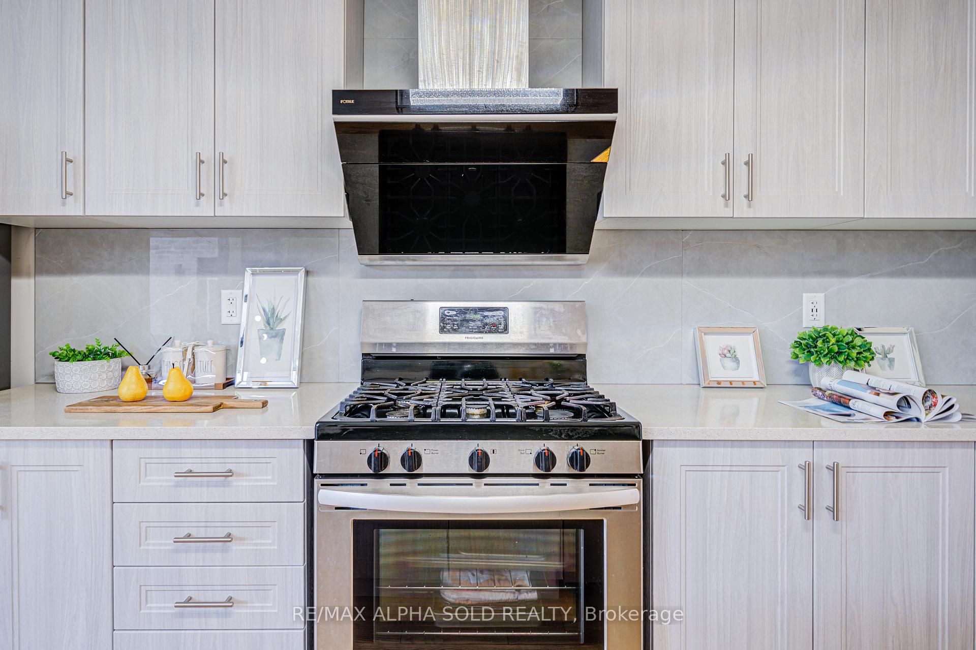 Photo 17 of 2186 Donald Cousens Parkway, Markham, Cornell — HOMEH