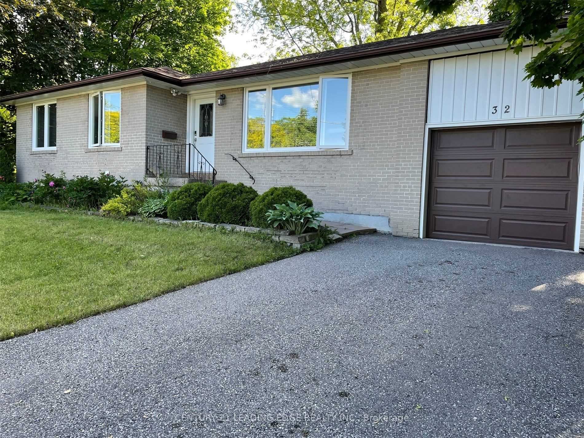 Photo 3 of 32 Parkway Avenue, Markham, Markham Village — HOMEH
