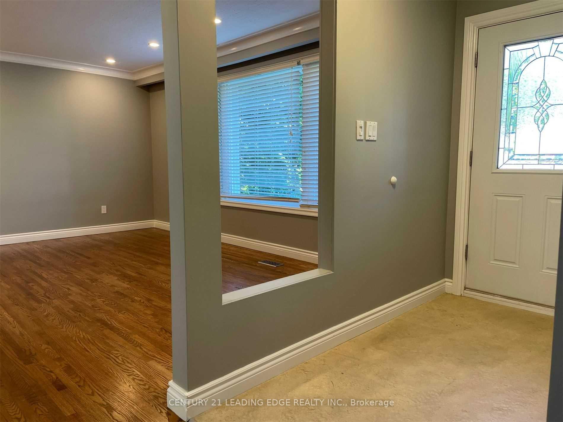 Photo 6 of 32 Parkway Avenue, Markham, Markham Village — HOMEH
