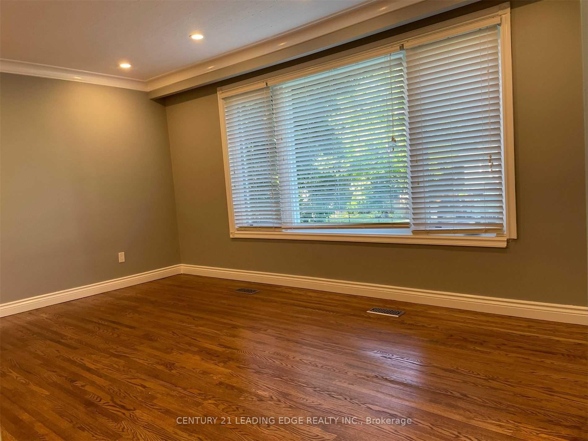 Photo 7 of 32 Parkway Avenue, Markham, Markham Village — HOMEH