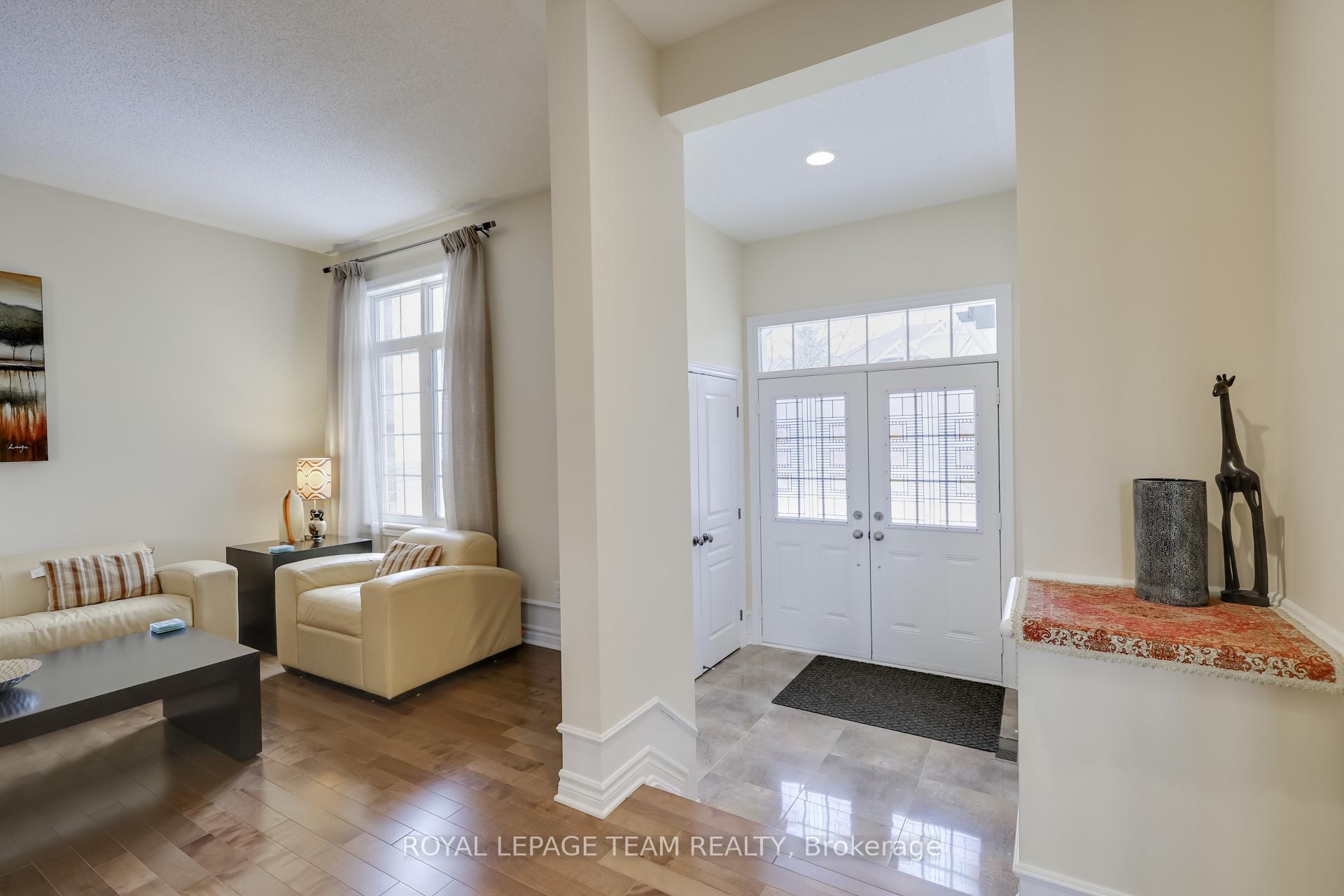 Photo 2 of 395 Laughlin Circle, Ottawa, Kanata - Kanata Lakes/Heritage Hills — HOMEH
