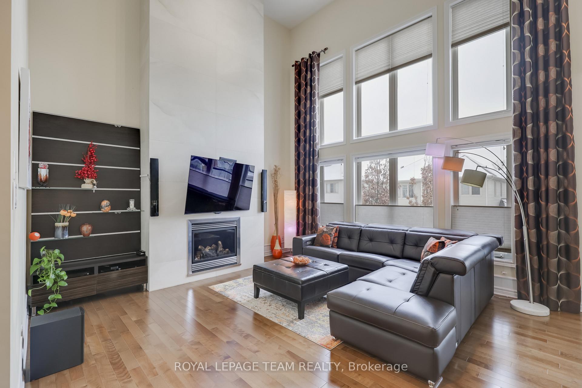 Photo 6 of 395 Laughlin Circle, Ottawa, Kanata - Kanata Lakes/Heritage Hills — HOMEH