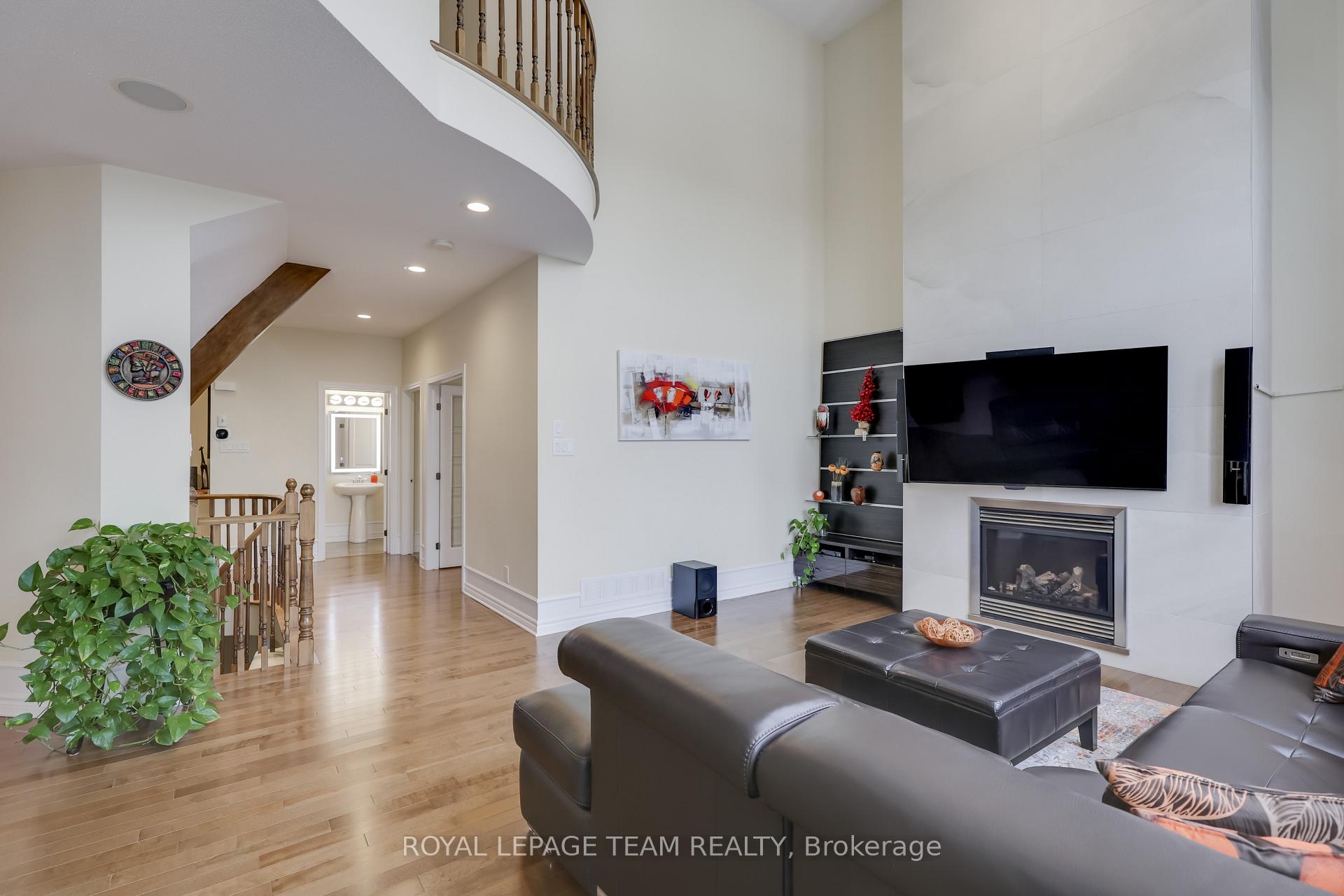 Photo 7 of 395 Laughlin Circle, Ottawa, Kanata - Kanata Lakes/Heritage Hills — HOMEH
