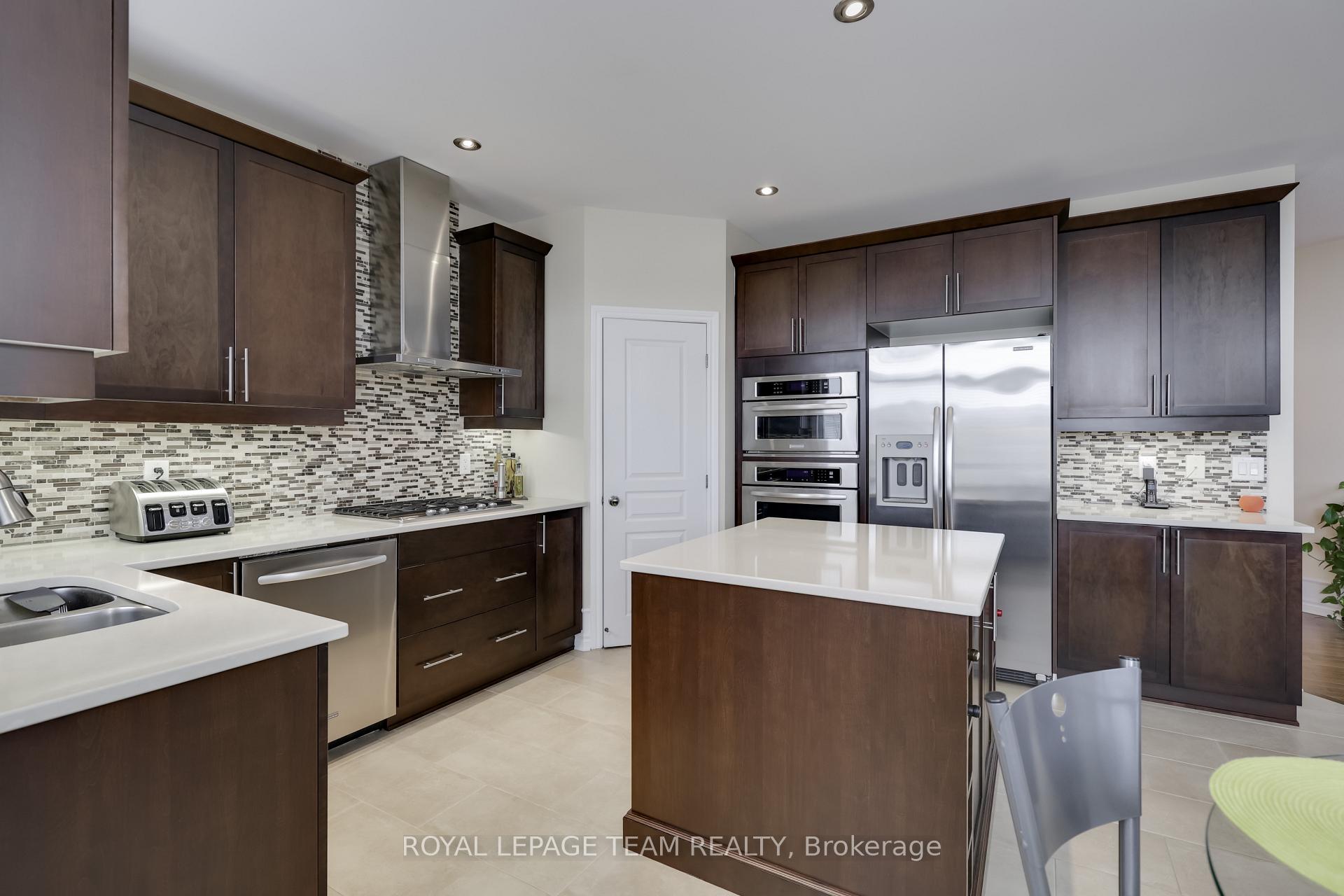 Photo 11 of 395 Laughlin Circle, Ottawa, Kanata - Kanata Lakes/Heritage Hills — HOMEH
