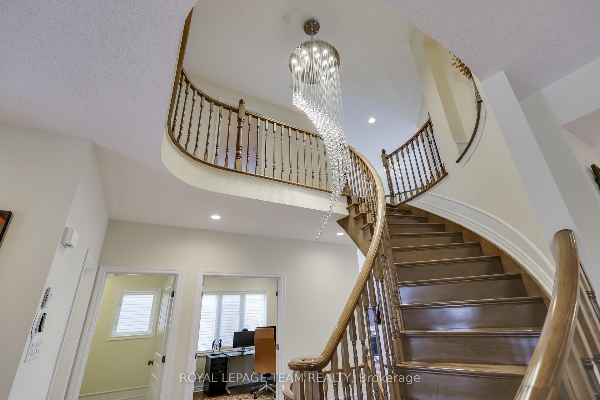 Photo 15 of 395 Laughlin Circle, Ottawa, Kanata - Kanata Lakes/Heritage Hills — HOMEH