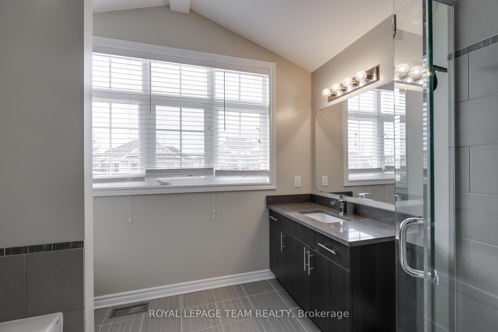 Photo 33 of 395 Laughlin Circle, Ottawa, Kanata - Kanata Lakes/Heritage Hills — HOMEH