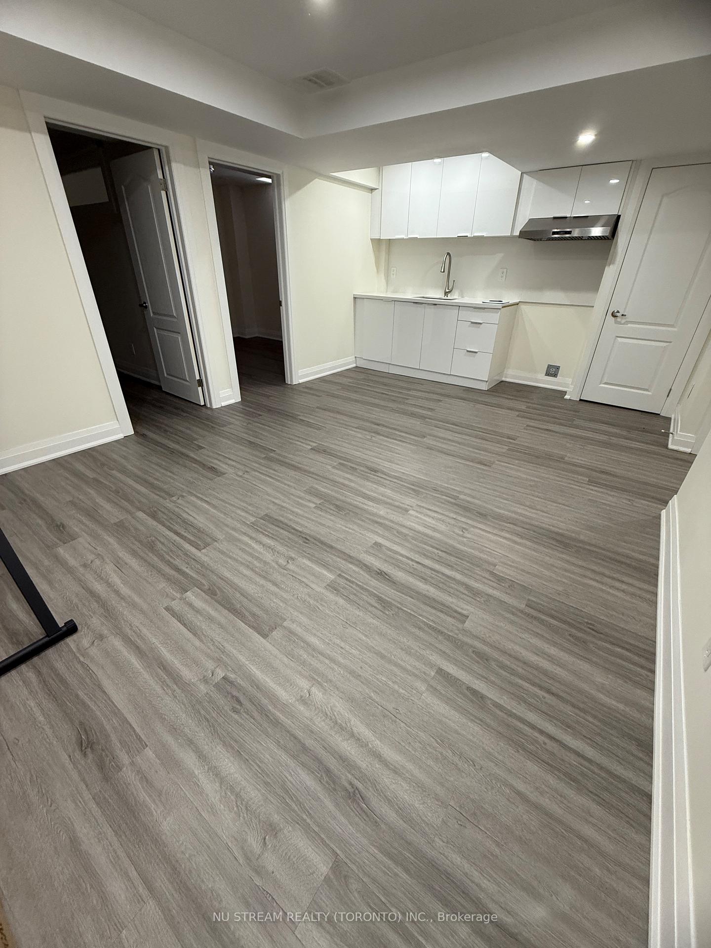 Photo 12 of 127 Warren Bradley Street, Markham, Berczy — HOMEH