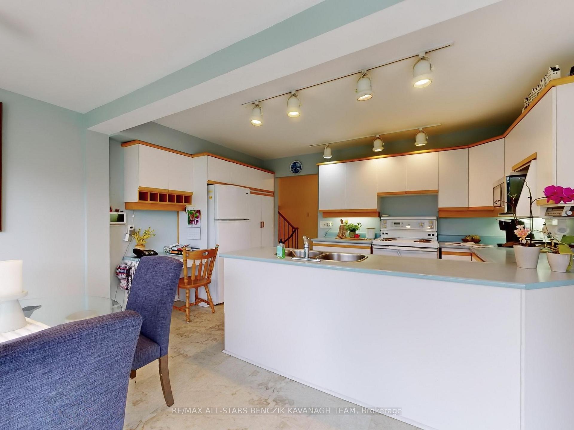 Photo 8 of 95 Ramona Boulevard, Markham, Markham Village — HOMEH